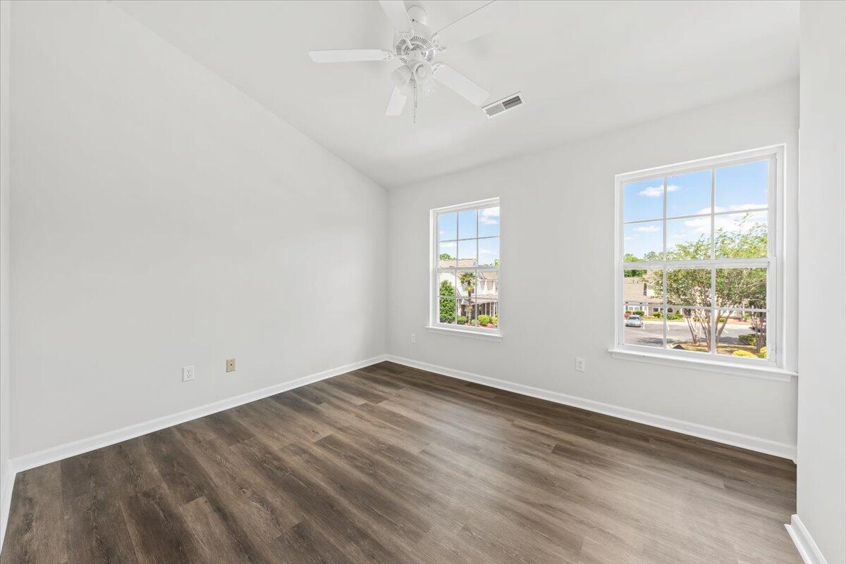122 Hornby Circle