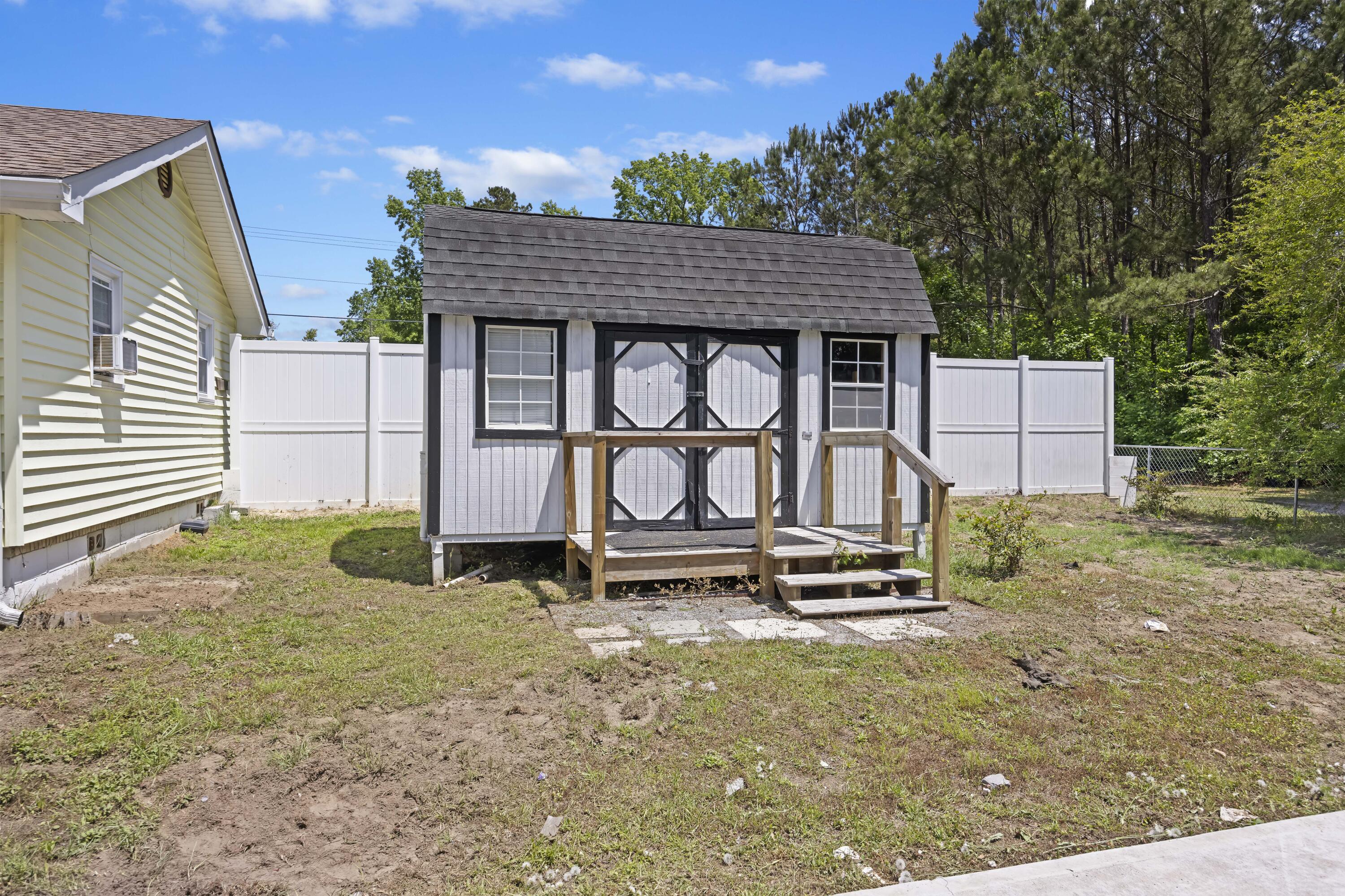 1064 Brownswood Road