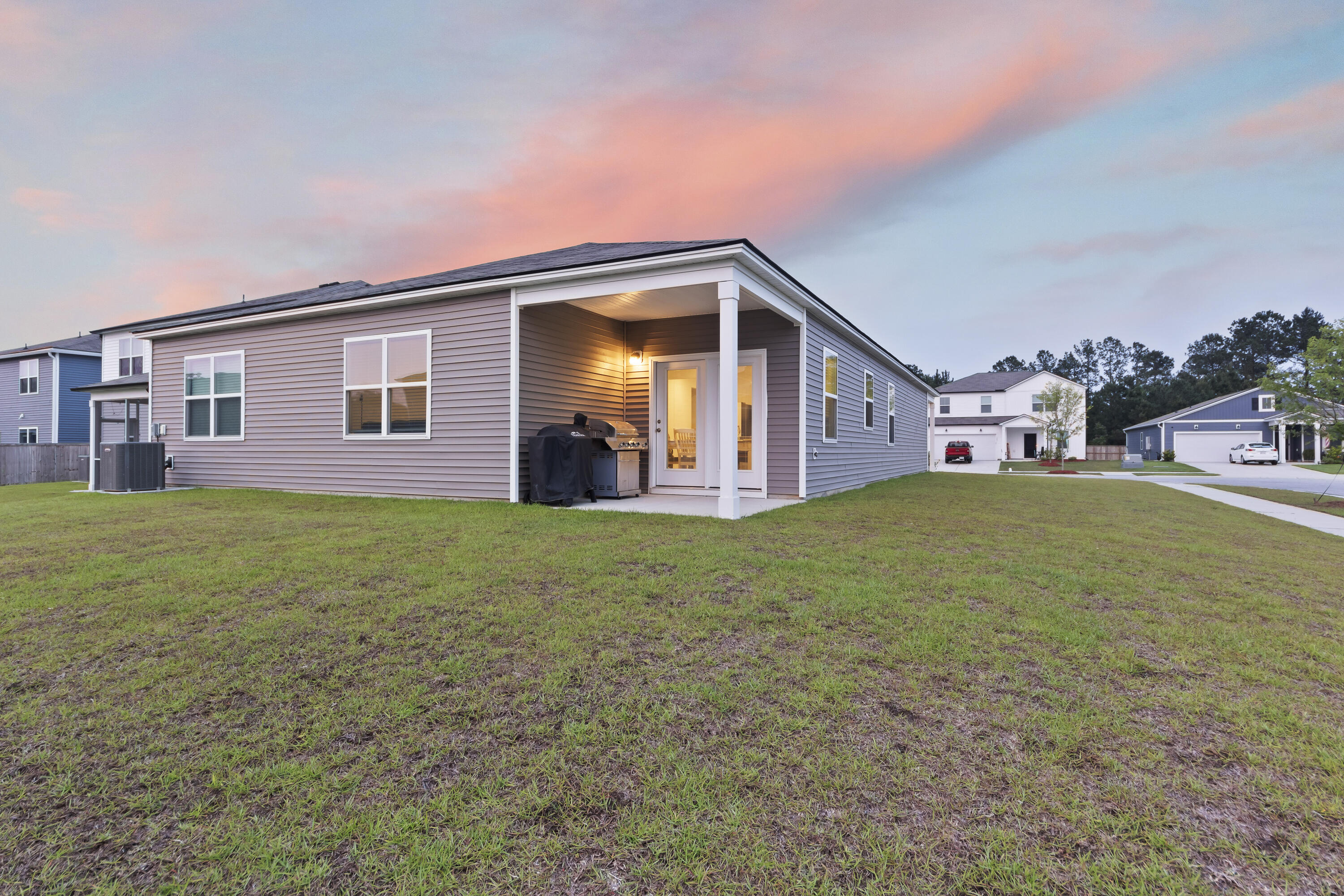 286 W Bradford Pointe Drive