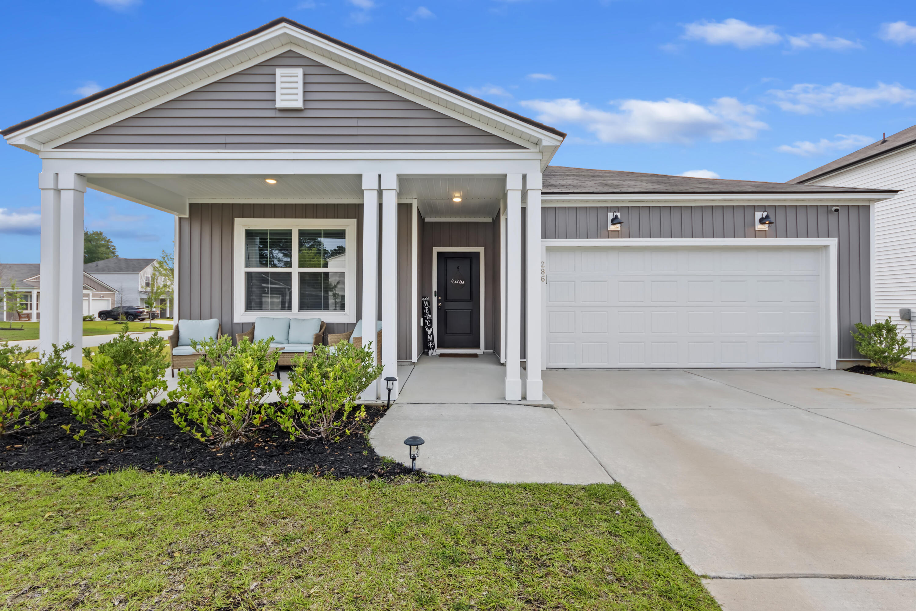 286 W Bradford Pointe Drive