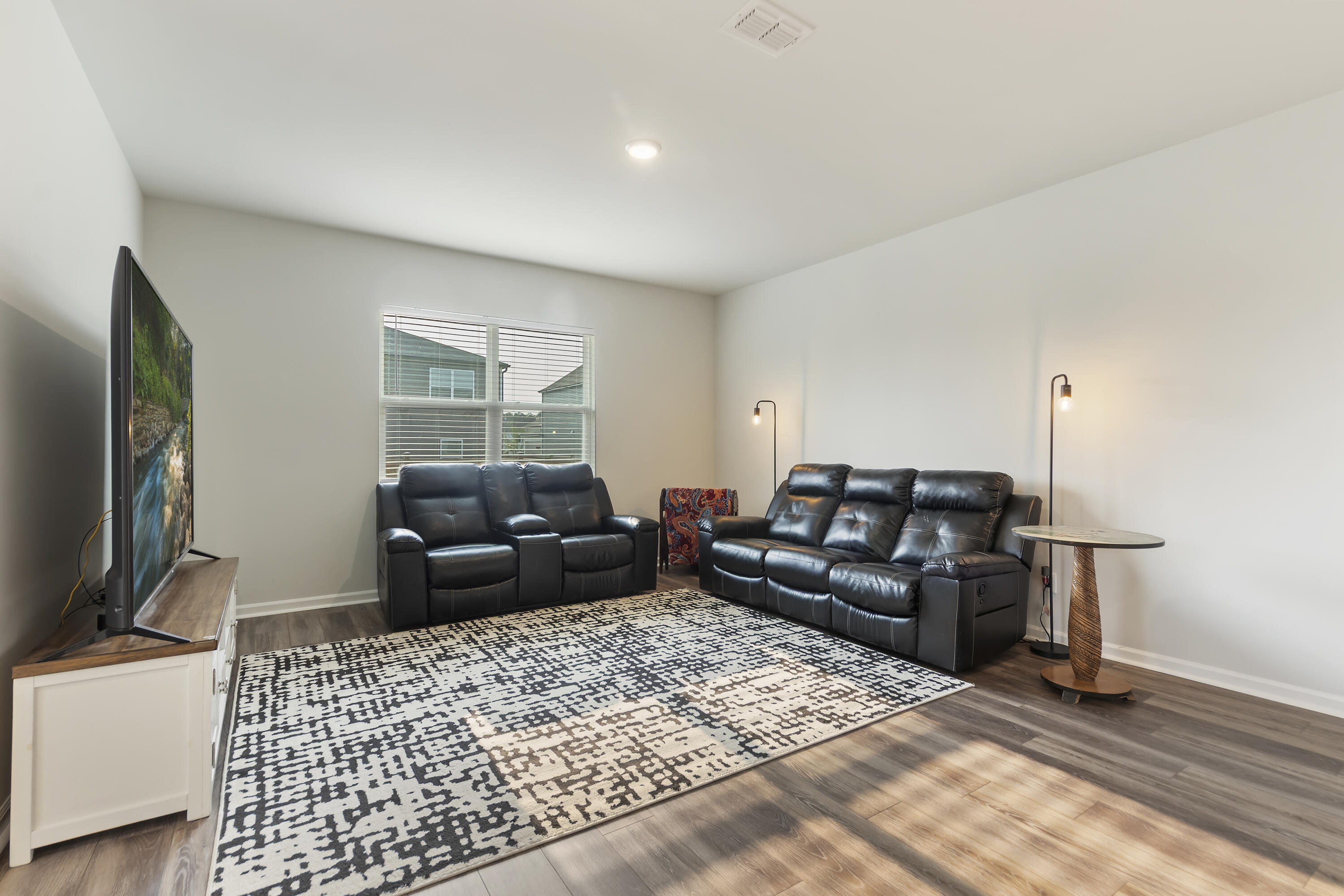 286 W Bradford Pointe Drive