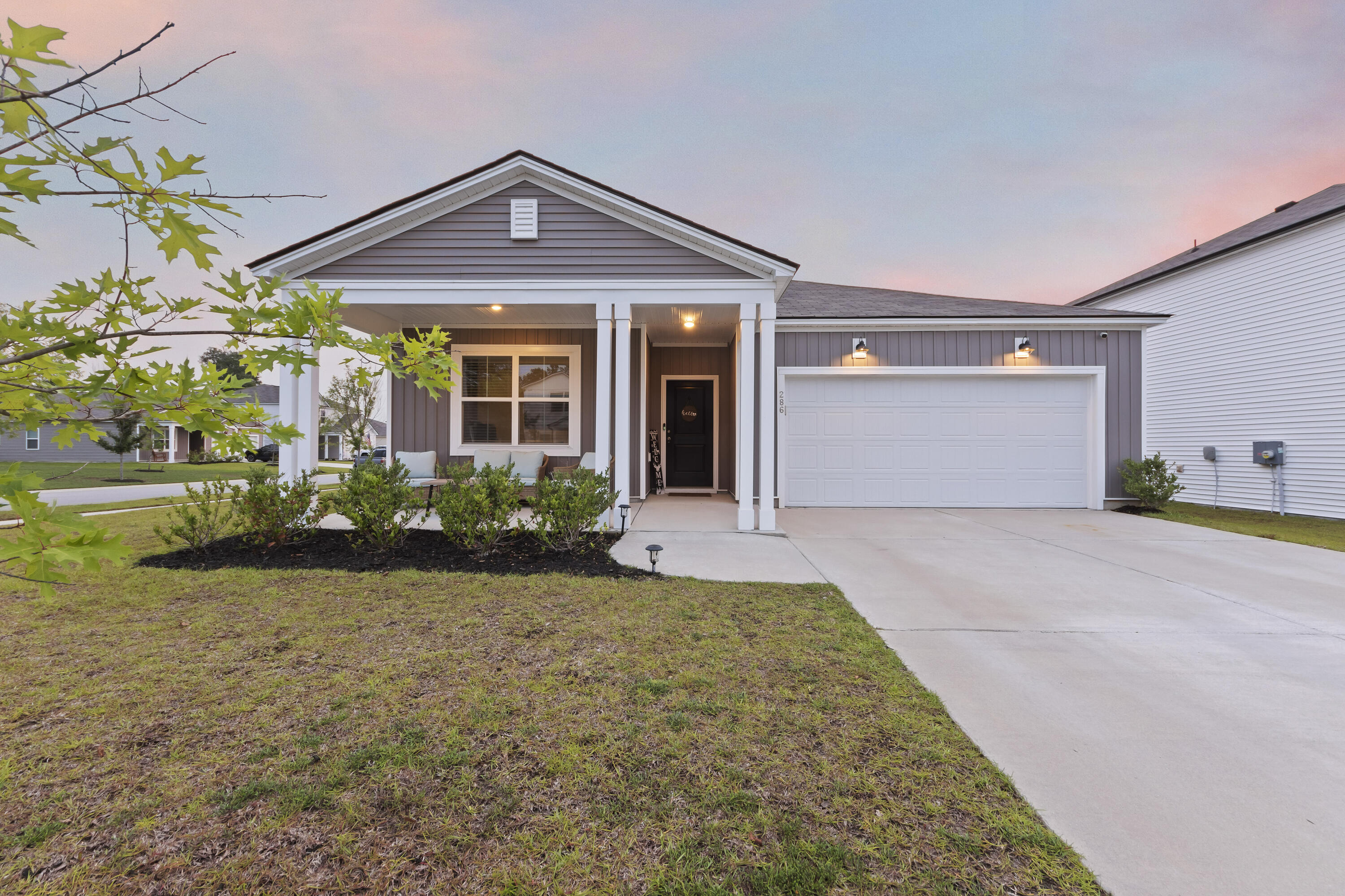 286 W Bradford Pointe Drive