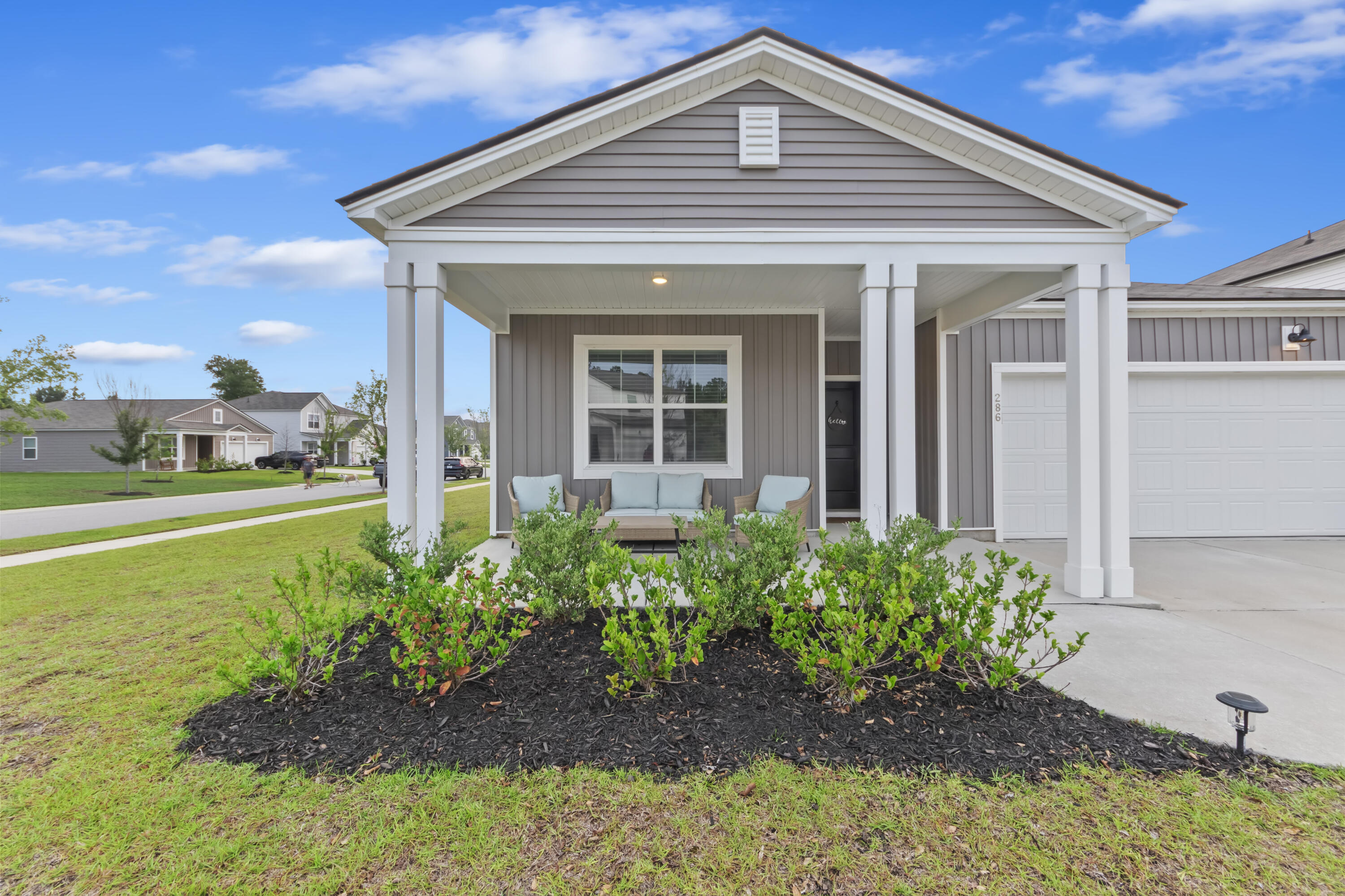 286 W Bradford Pointe Drive