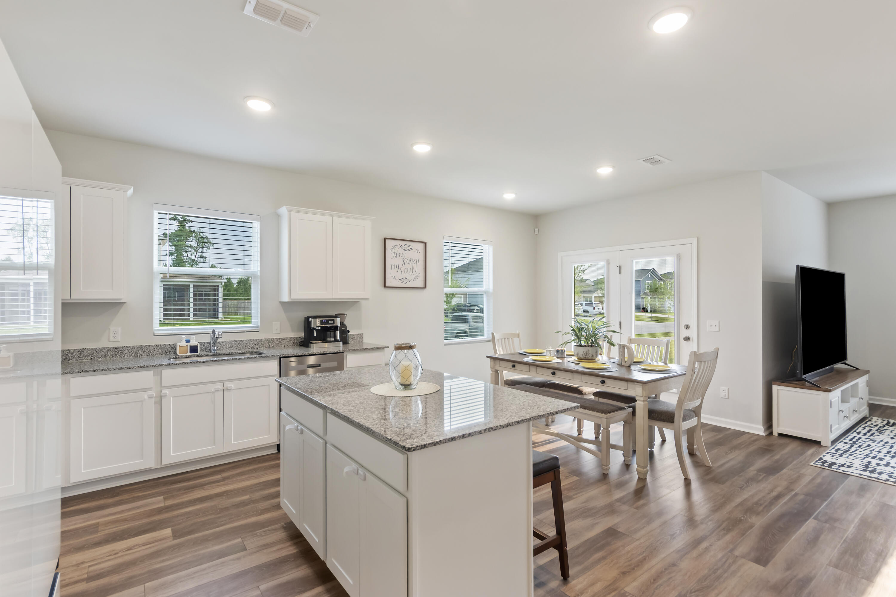 286 W Bradford Pointe Drive