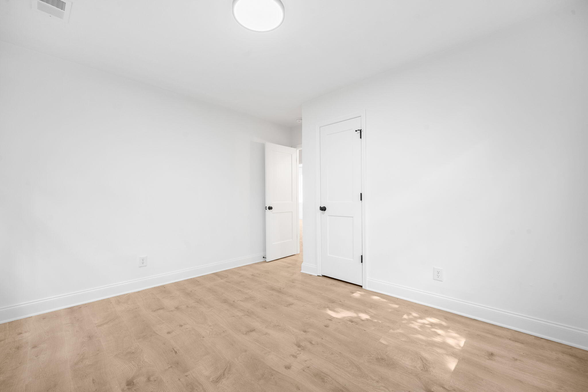 1343 S Lakeland Drive