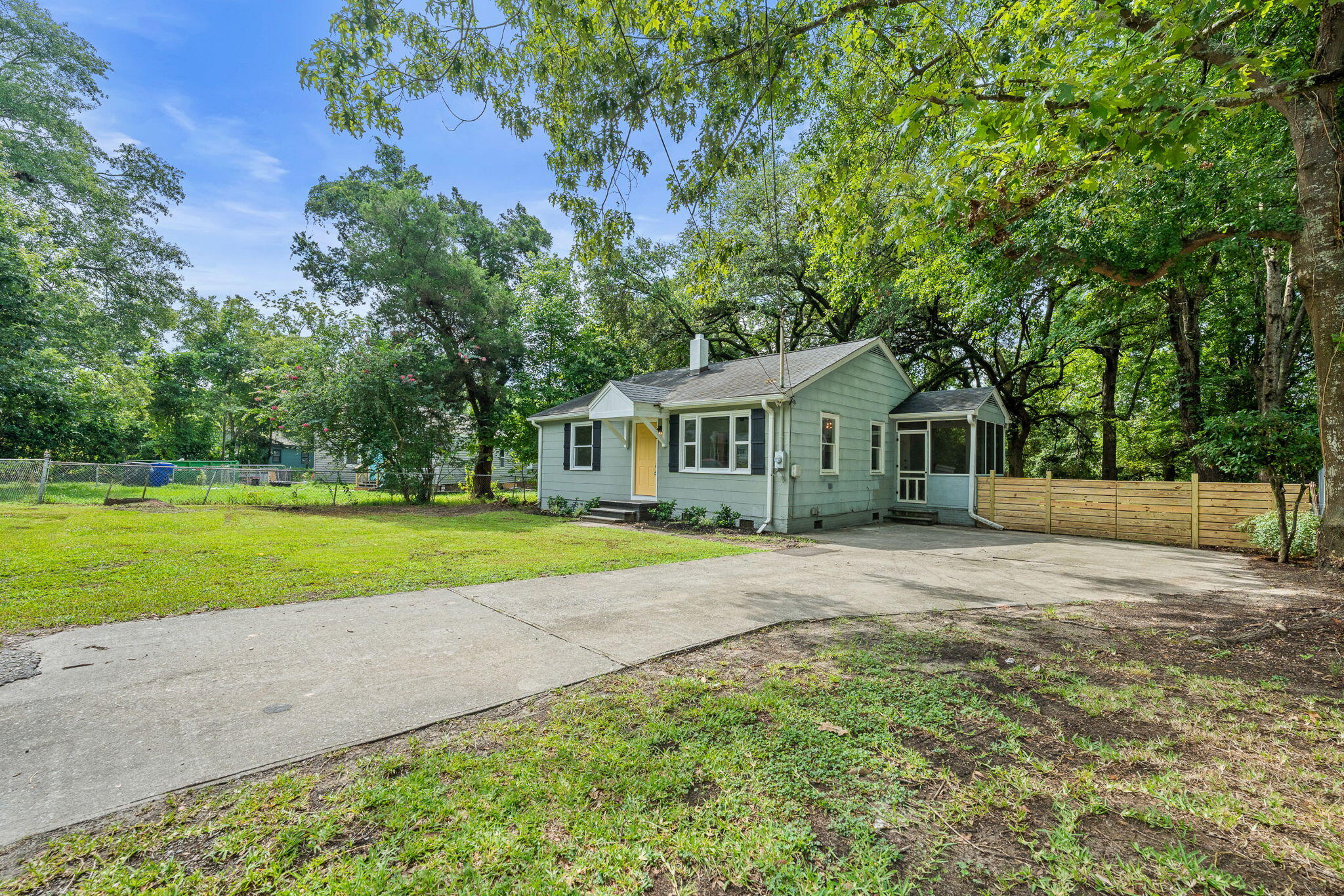 1343 S Lakeland Drive