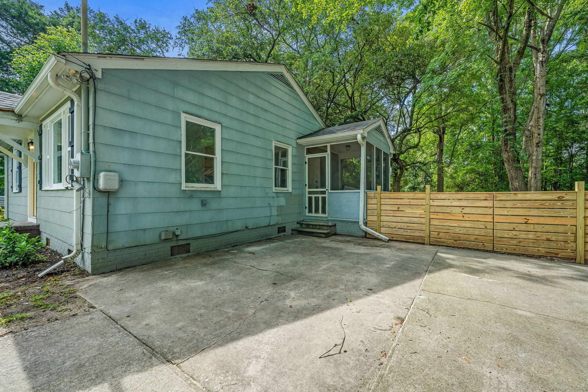 1343 S Lakeland Drive