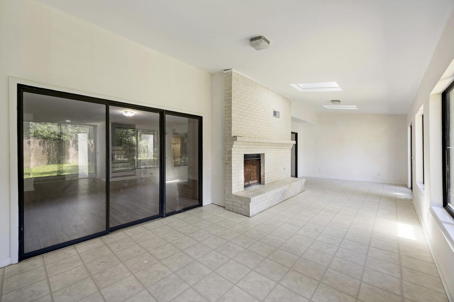 9 Stallion Court