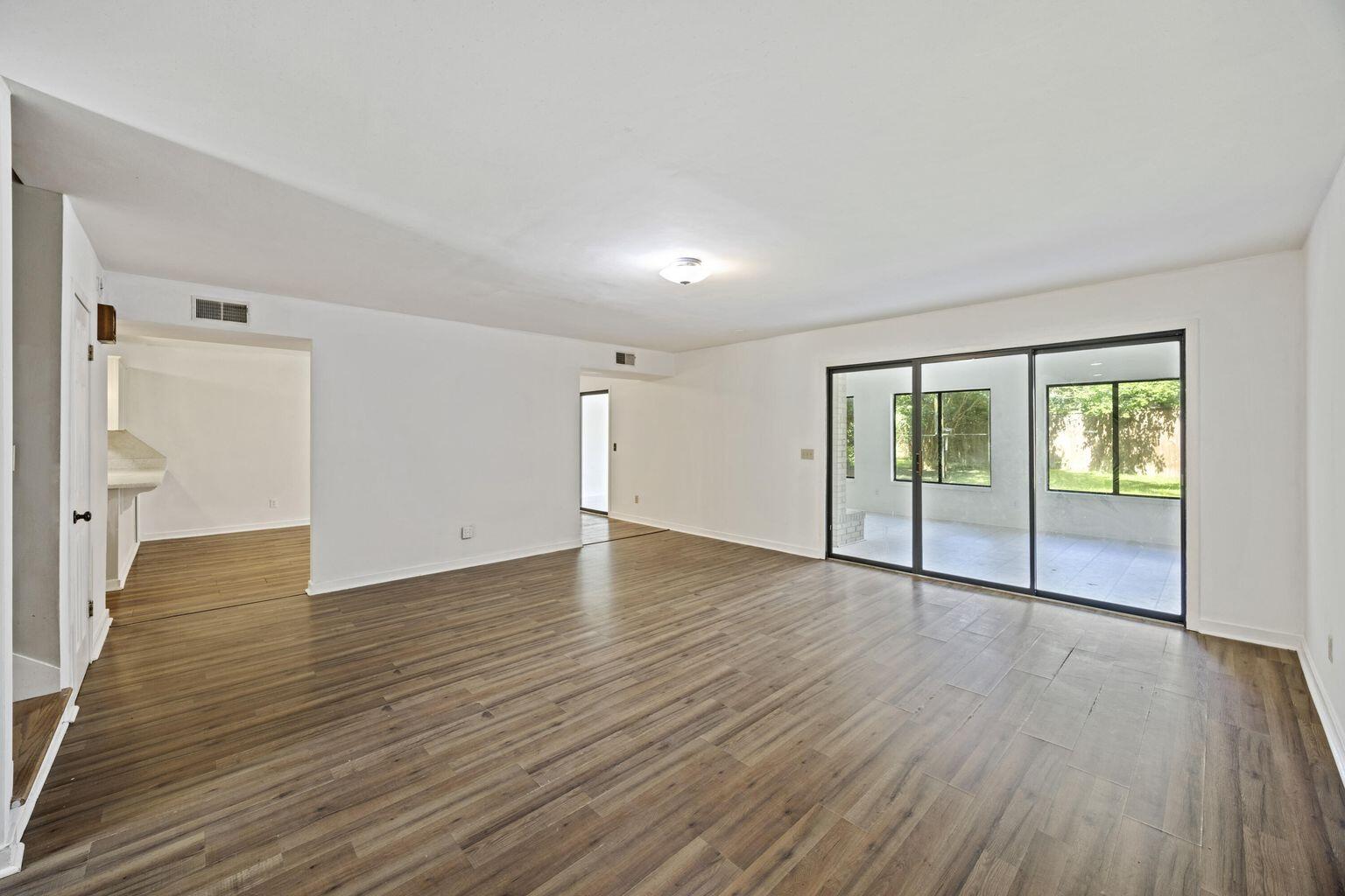 9 Stallion Court