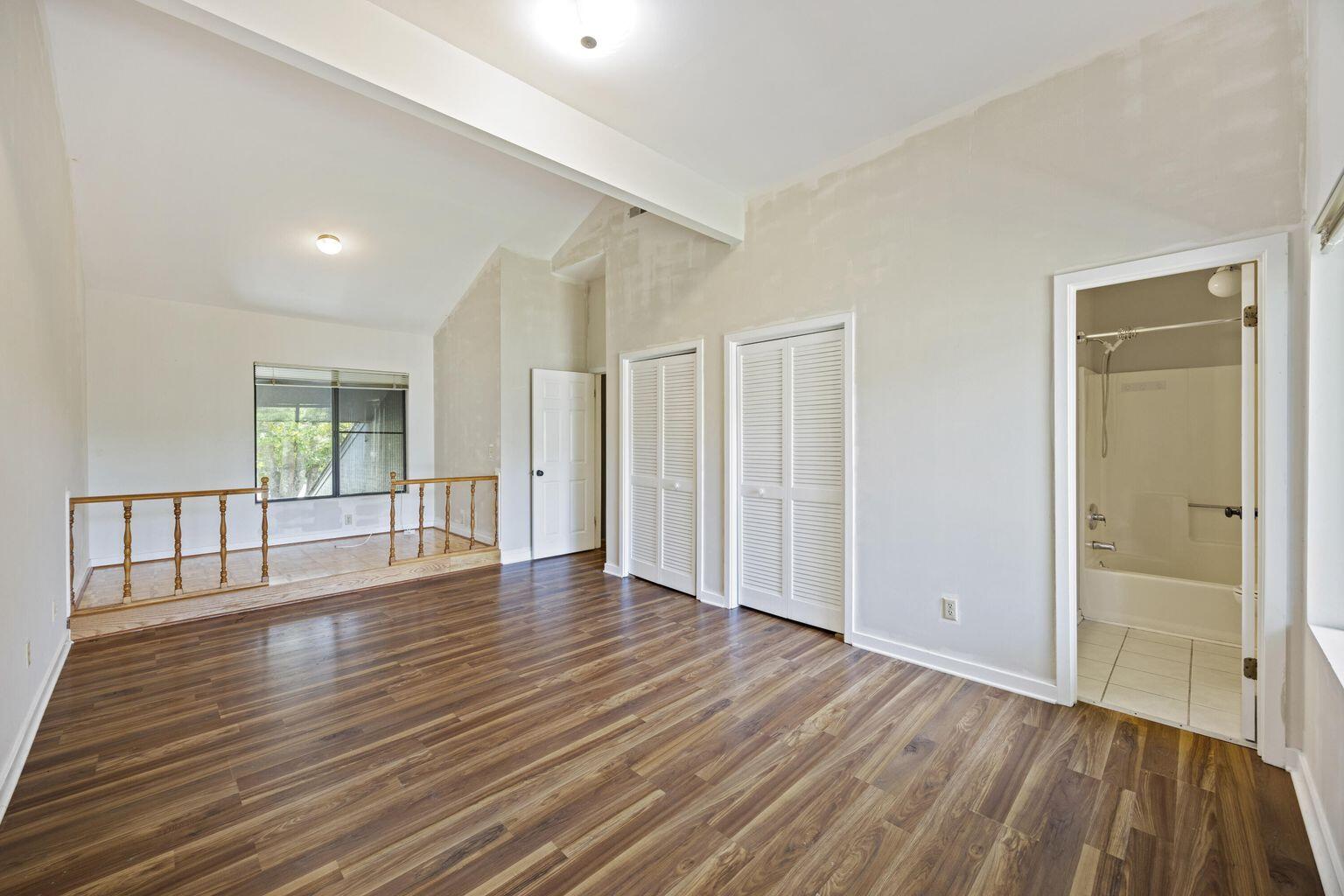9 Stallion Court