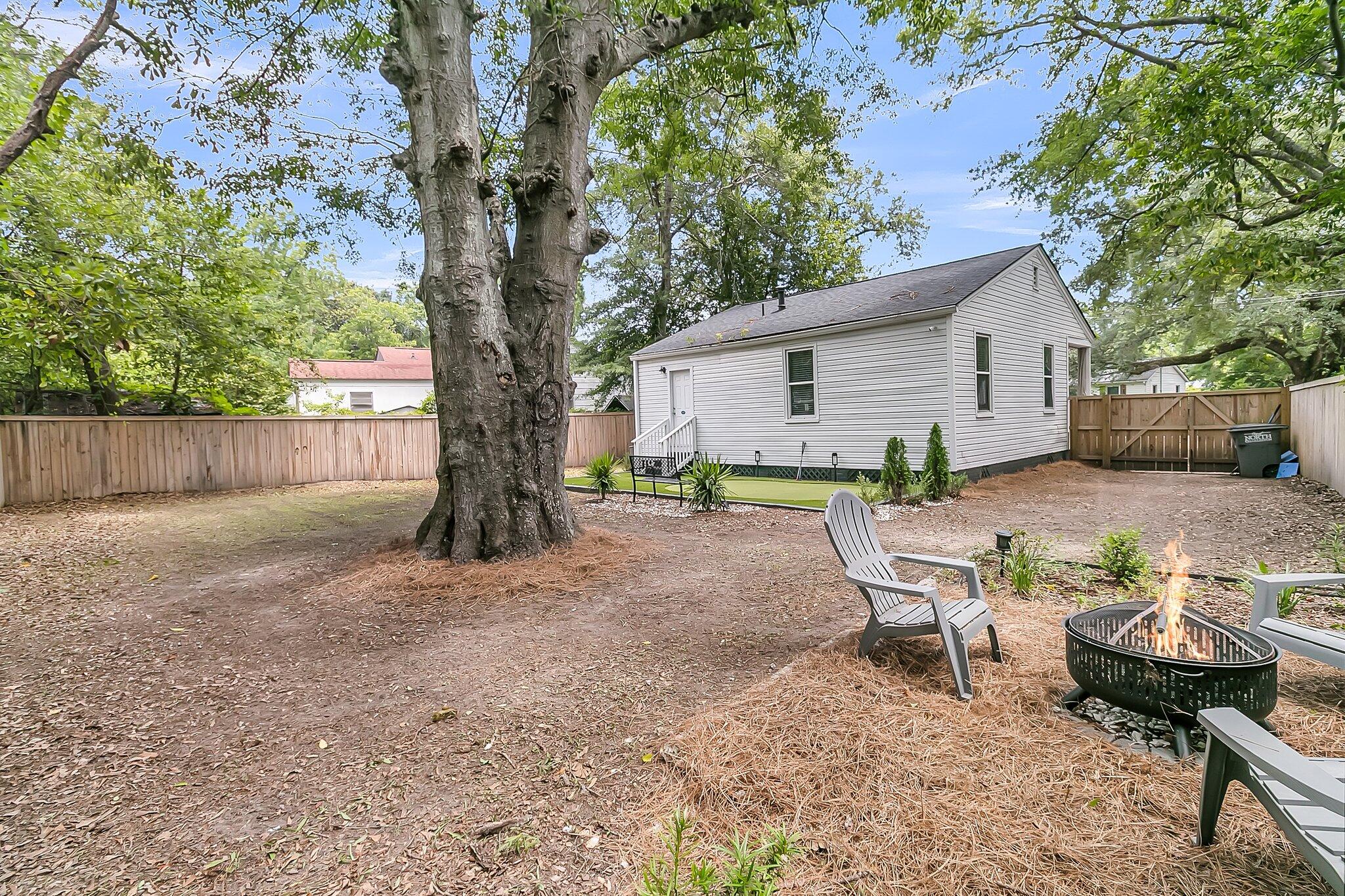 2666 Poplin Avenue