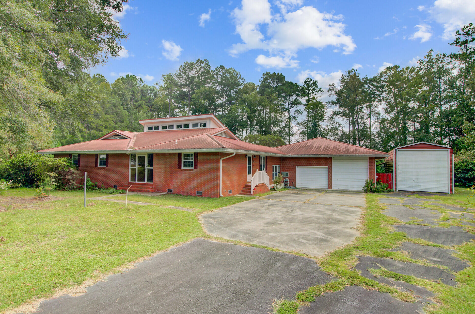 112 Arabian Drive
