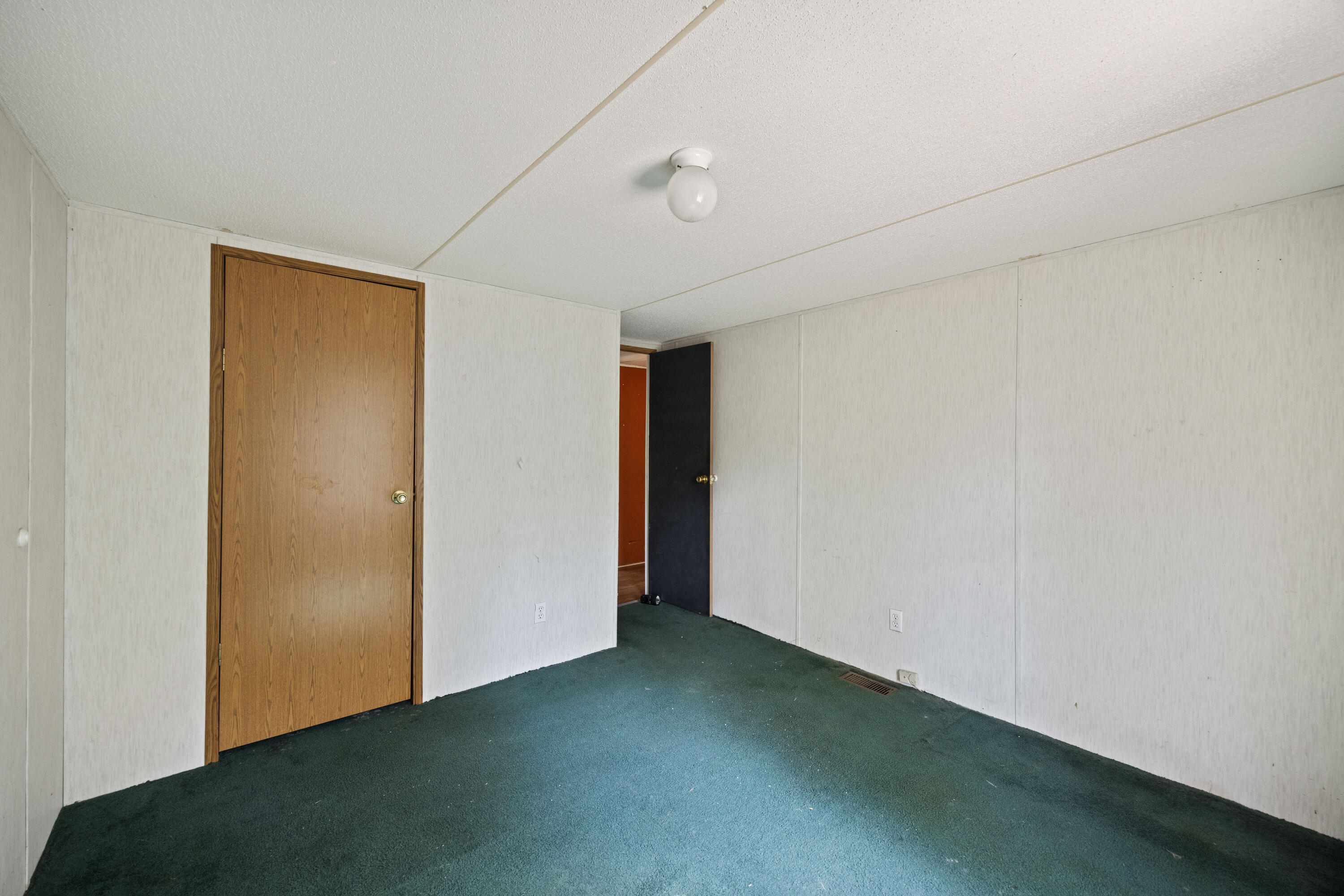 197 Davis Circle