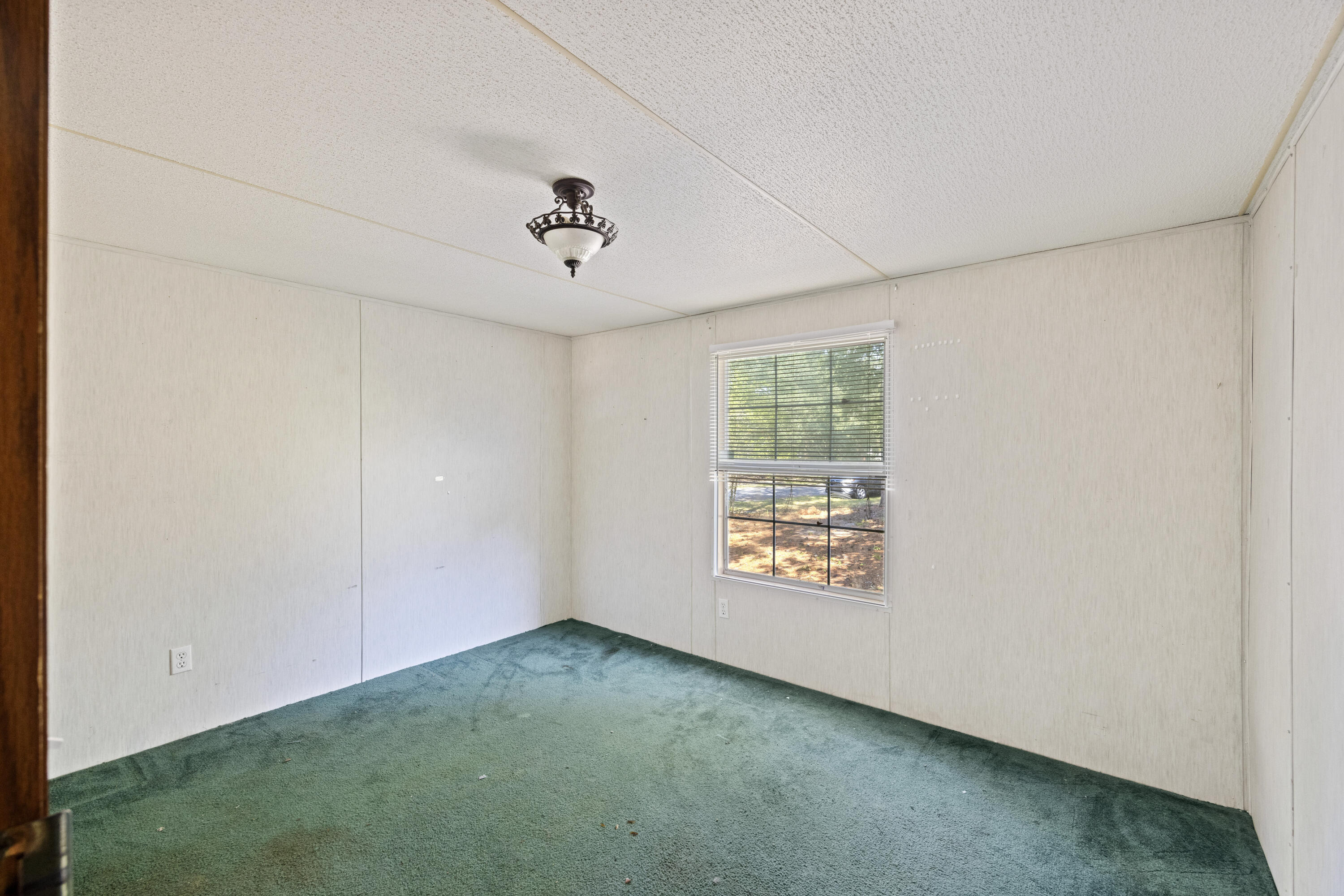 197 Davis Circle