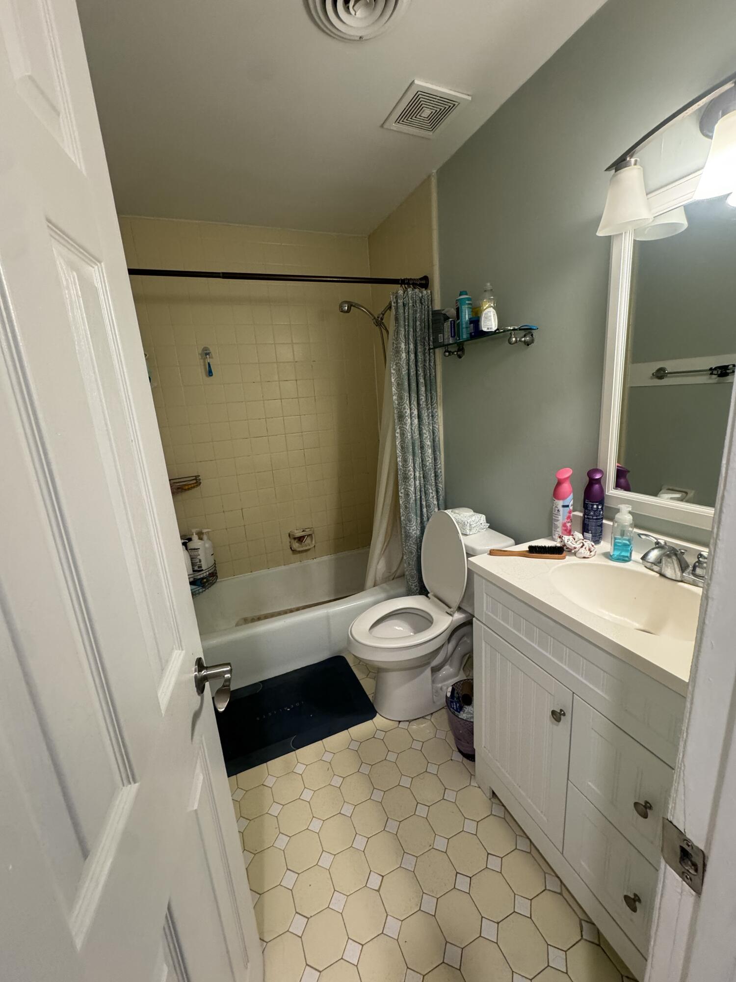 918 Sea Gull Drive # D Unit: A-D