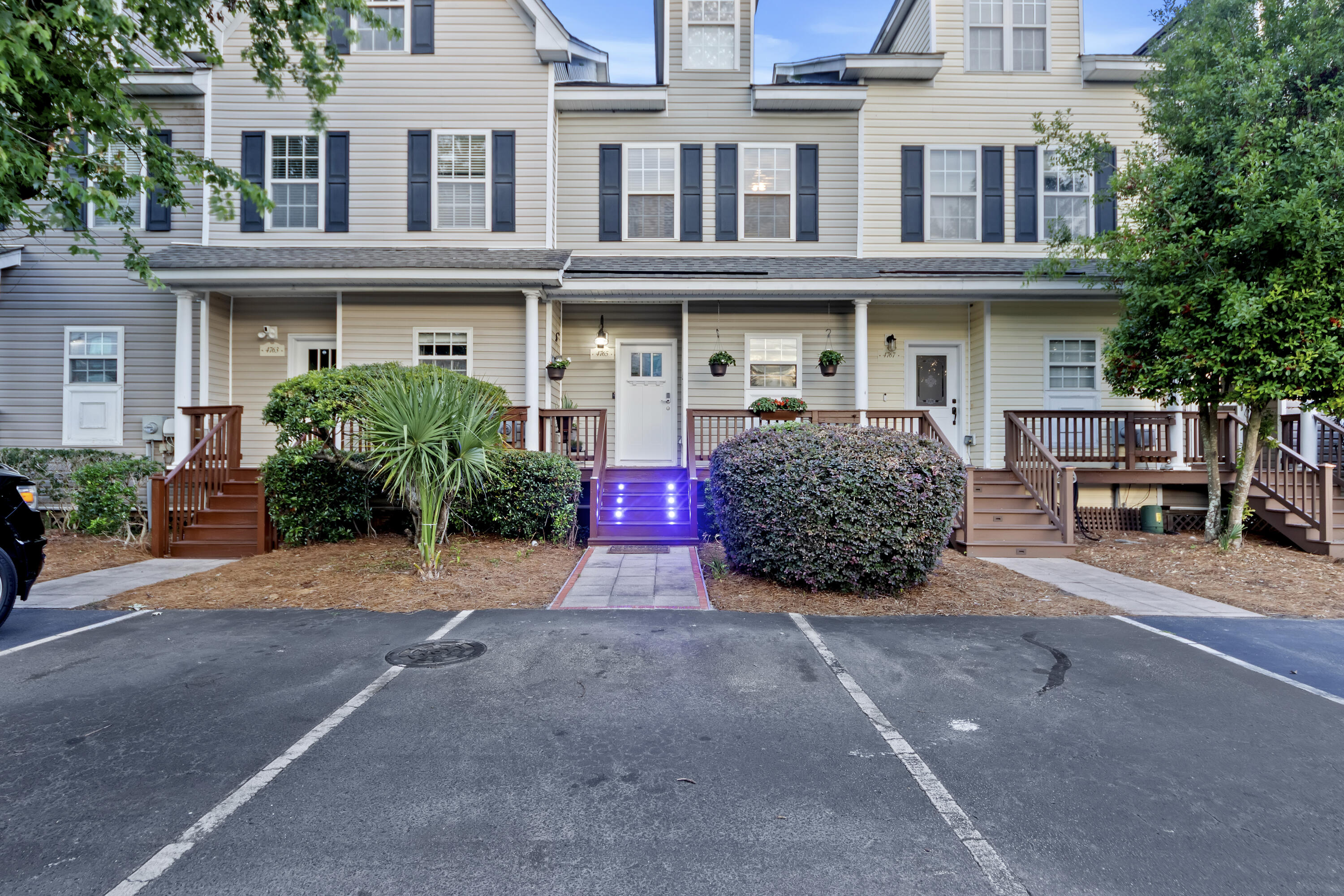 4765/4763 Arco Lane