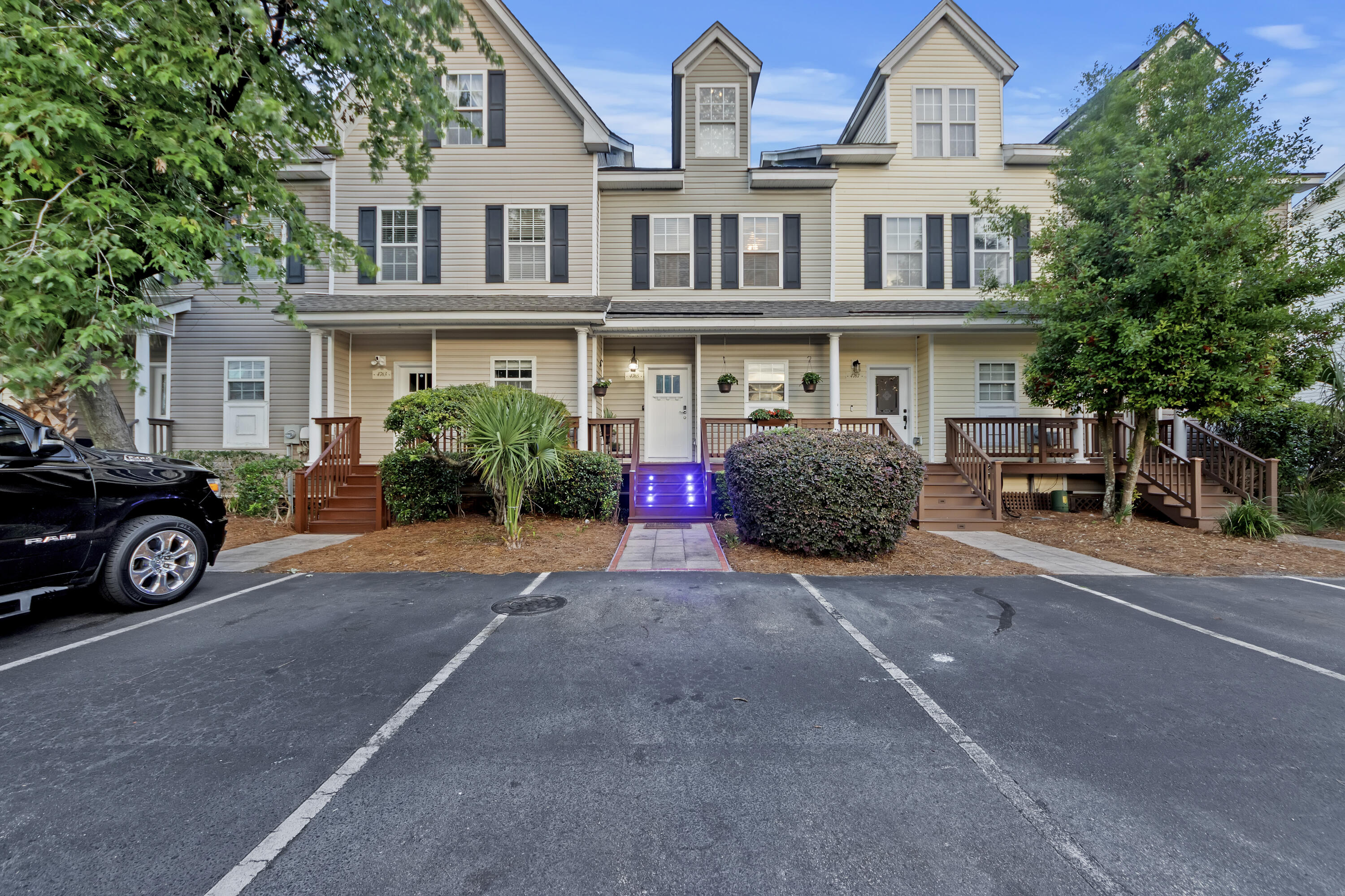 4765/4763 Arco Lane