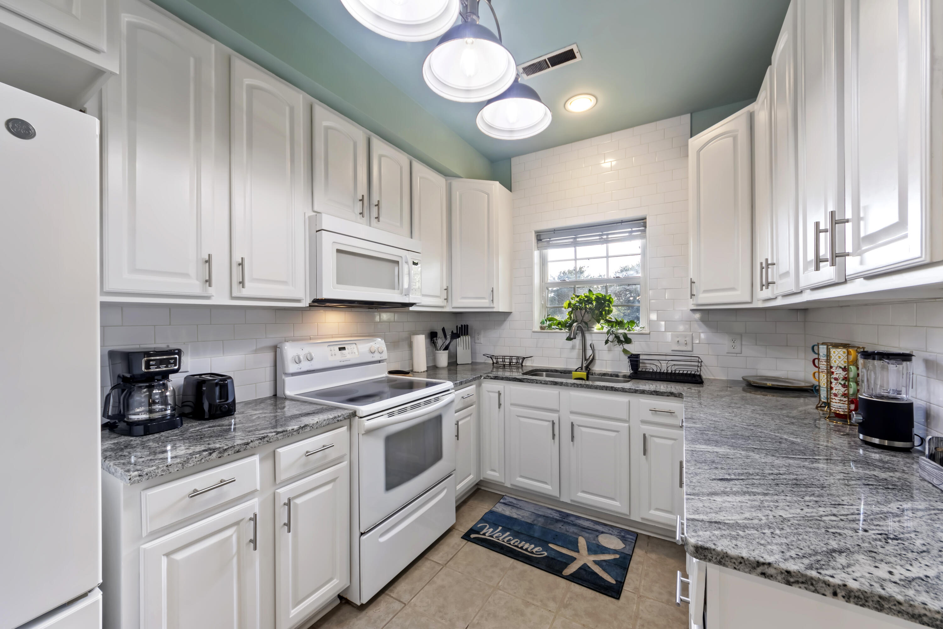 4765/4763 Arco Lane