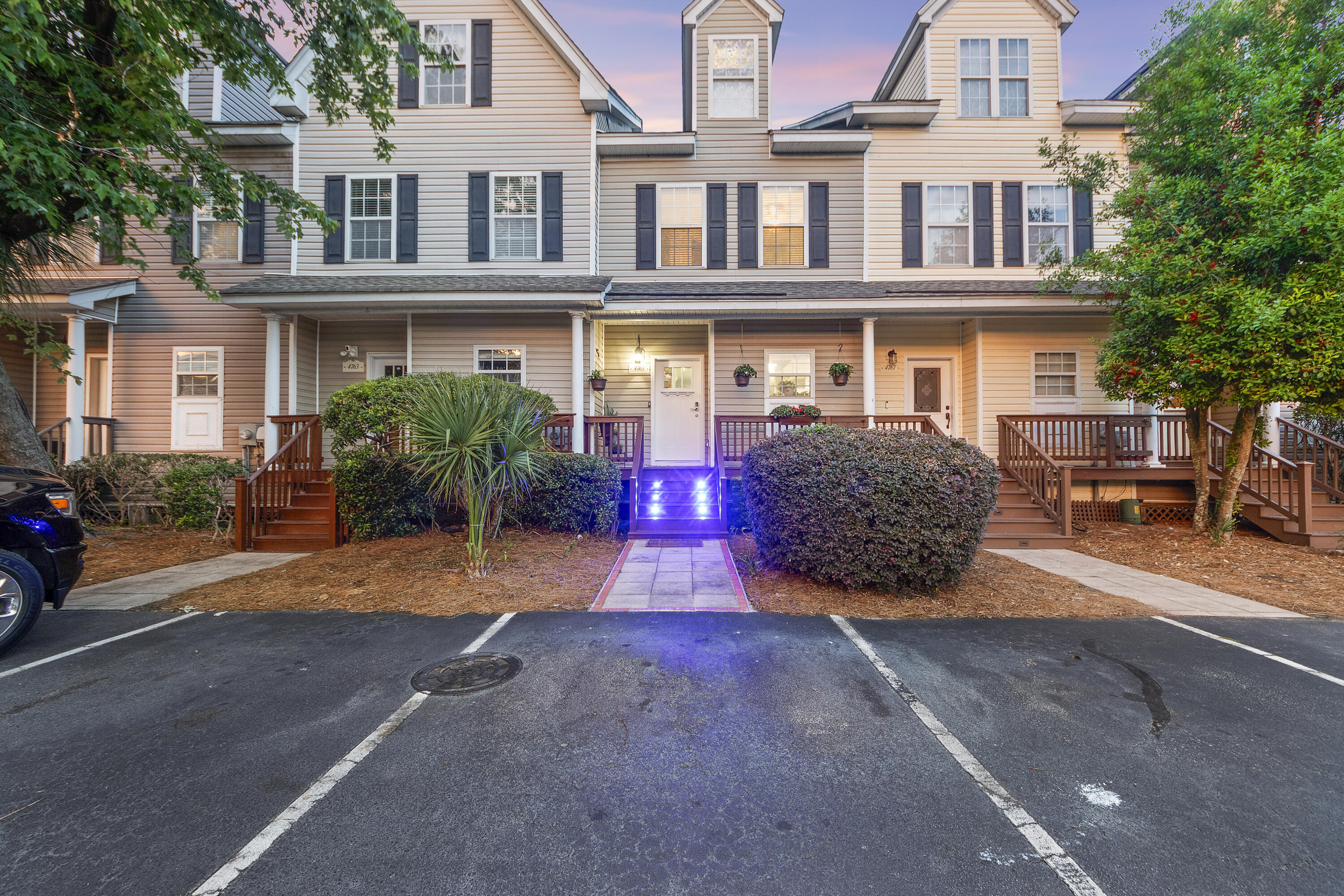 4765/4763 Arco Lane