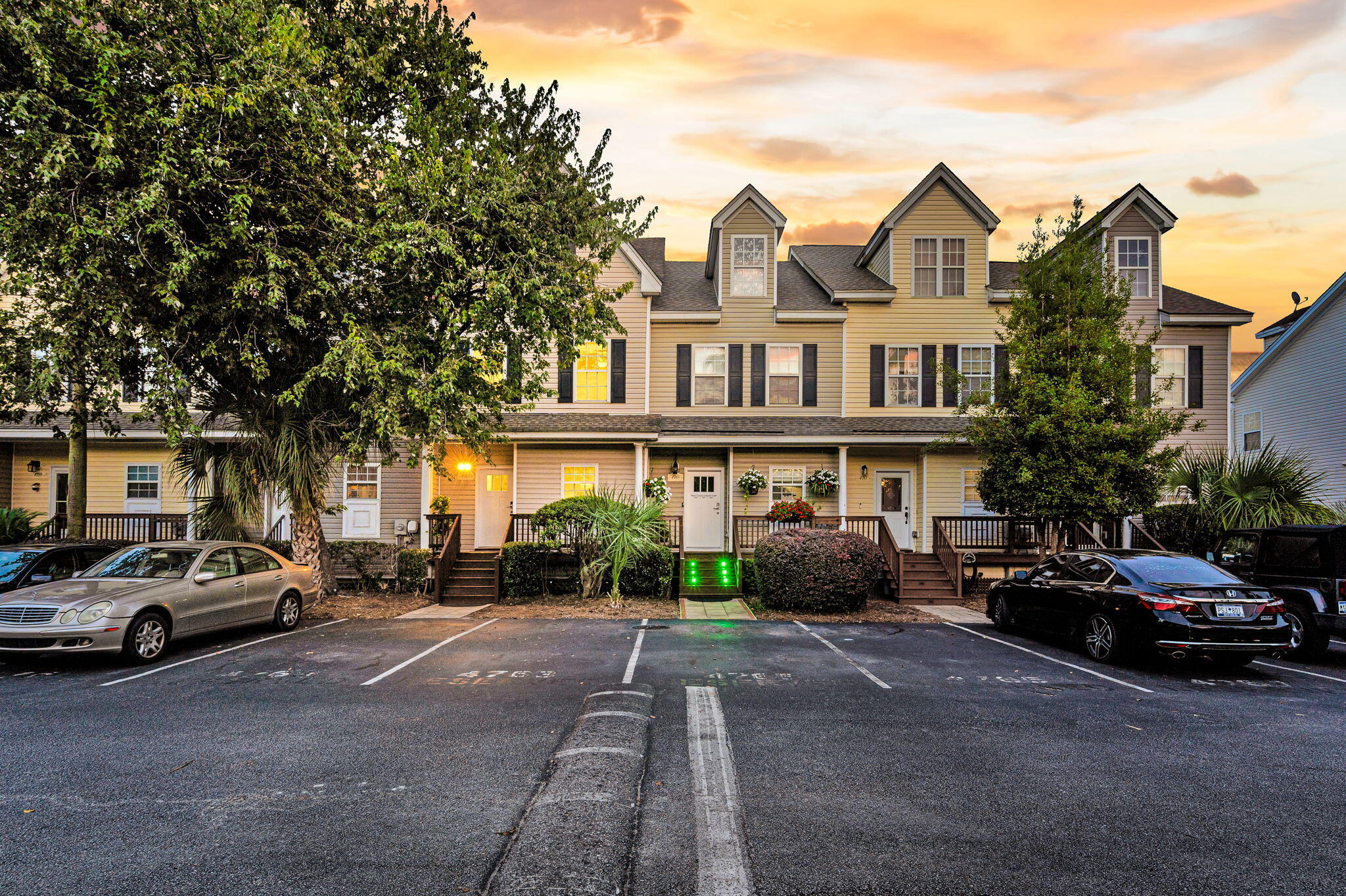 4765/4763 Arco Lane