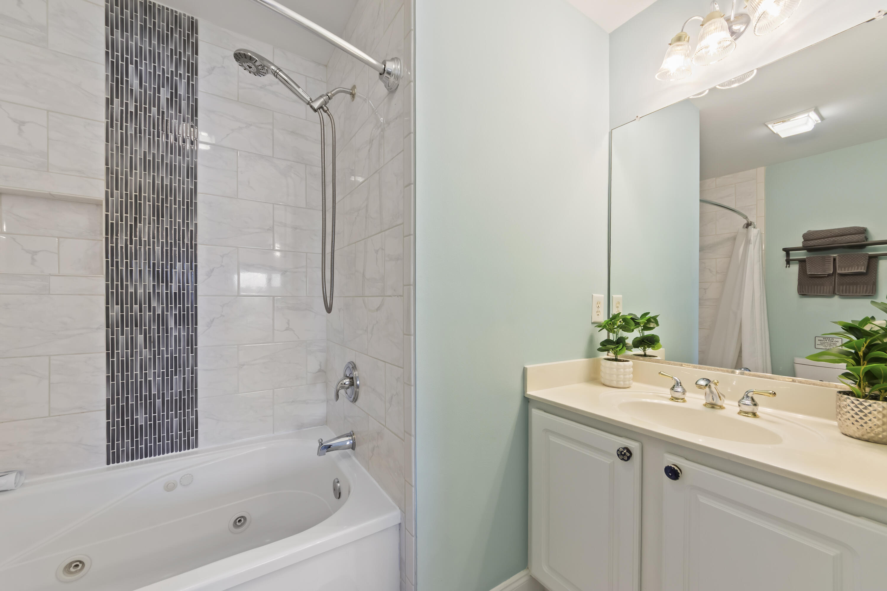 4765/4763 Arco Lane
