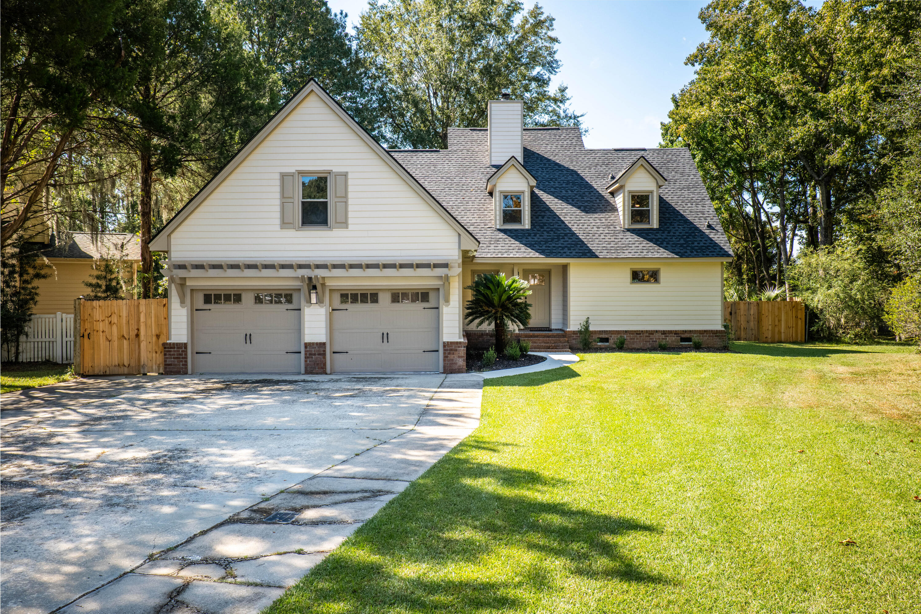 316 Anadale Court