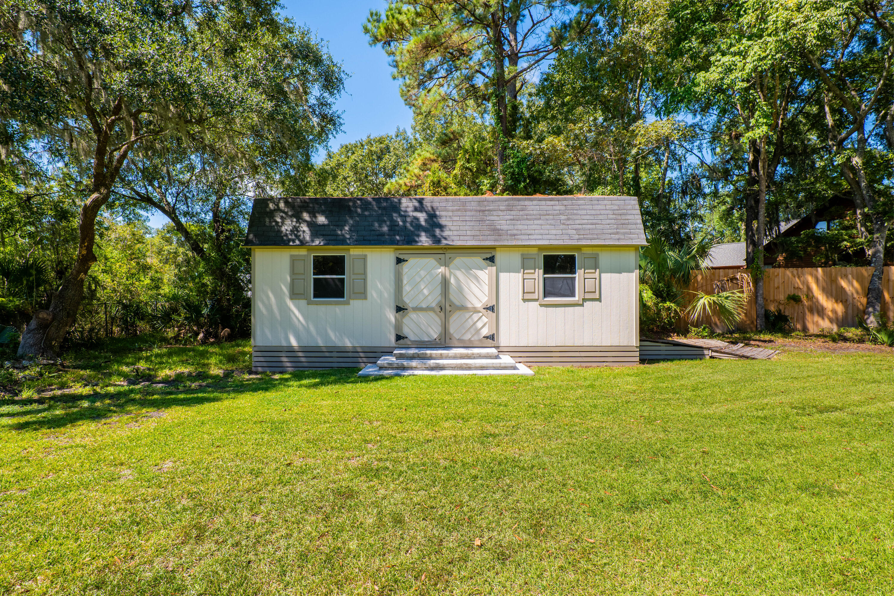 316 Anadale Court