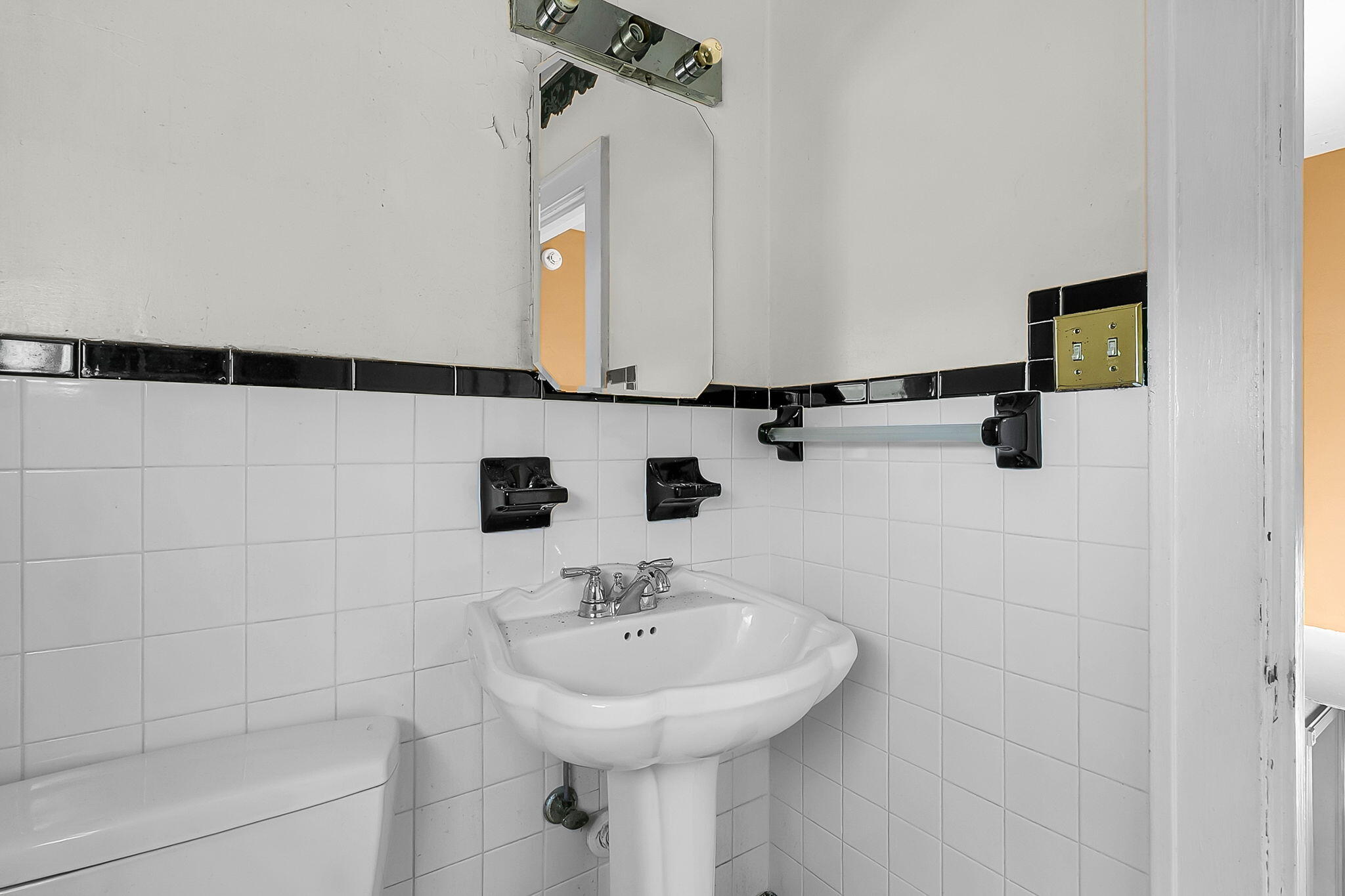 251 W Poplar Street, Charleston