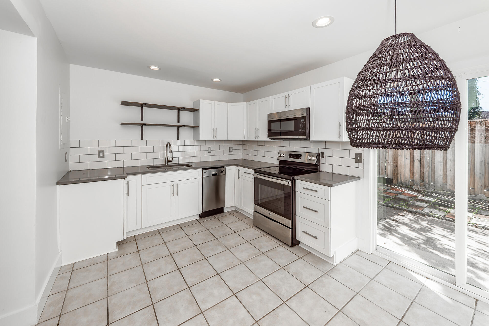 507 Stinson Drive # 10d