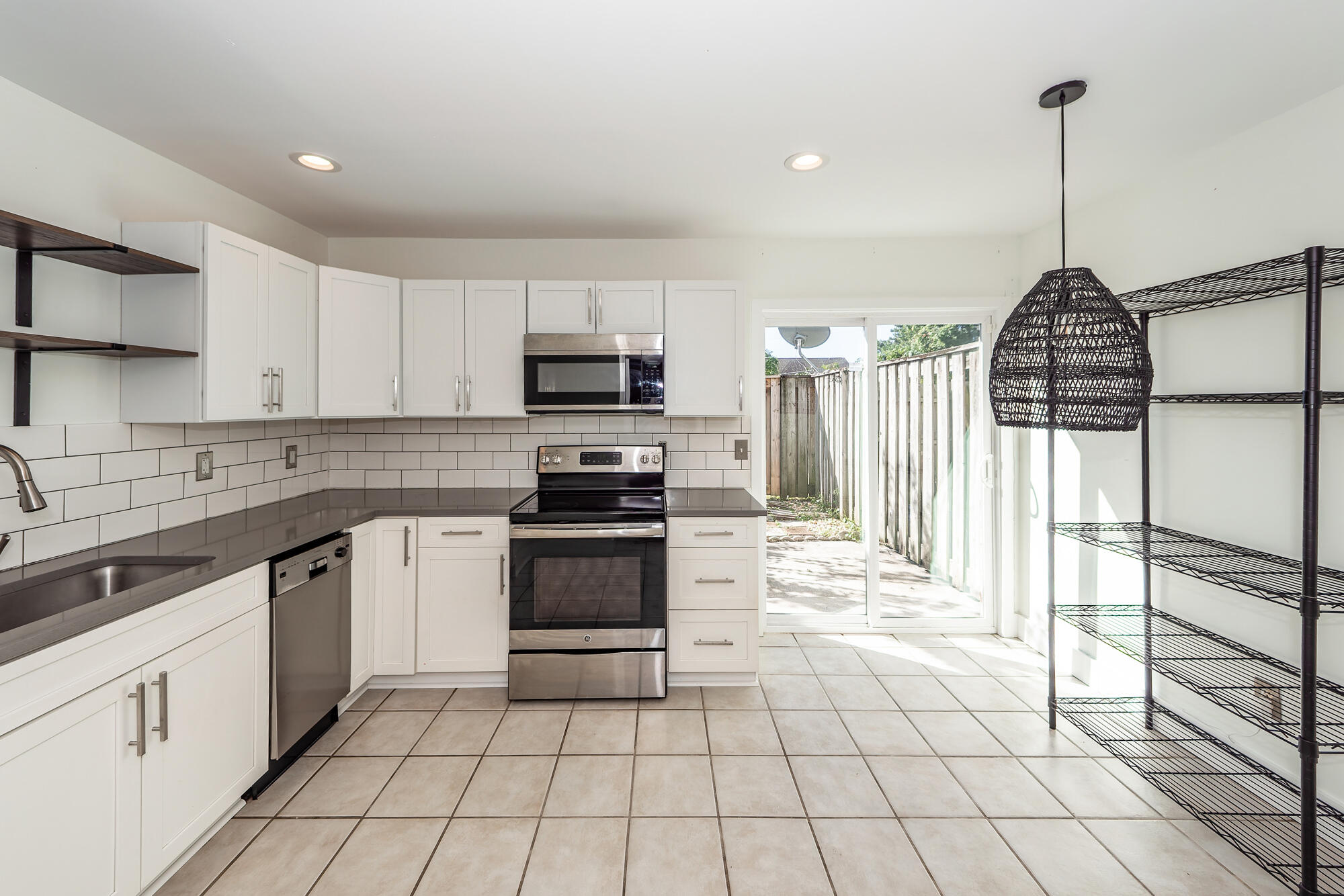 507 Stinson Drive # 10d