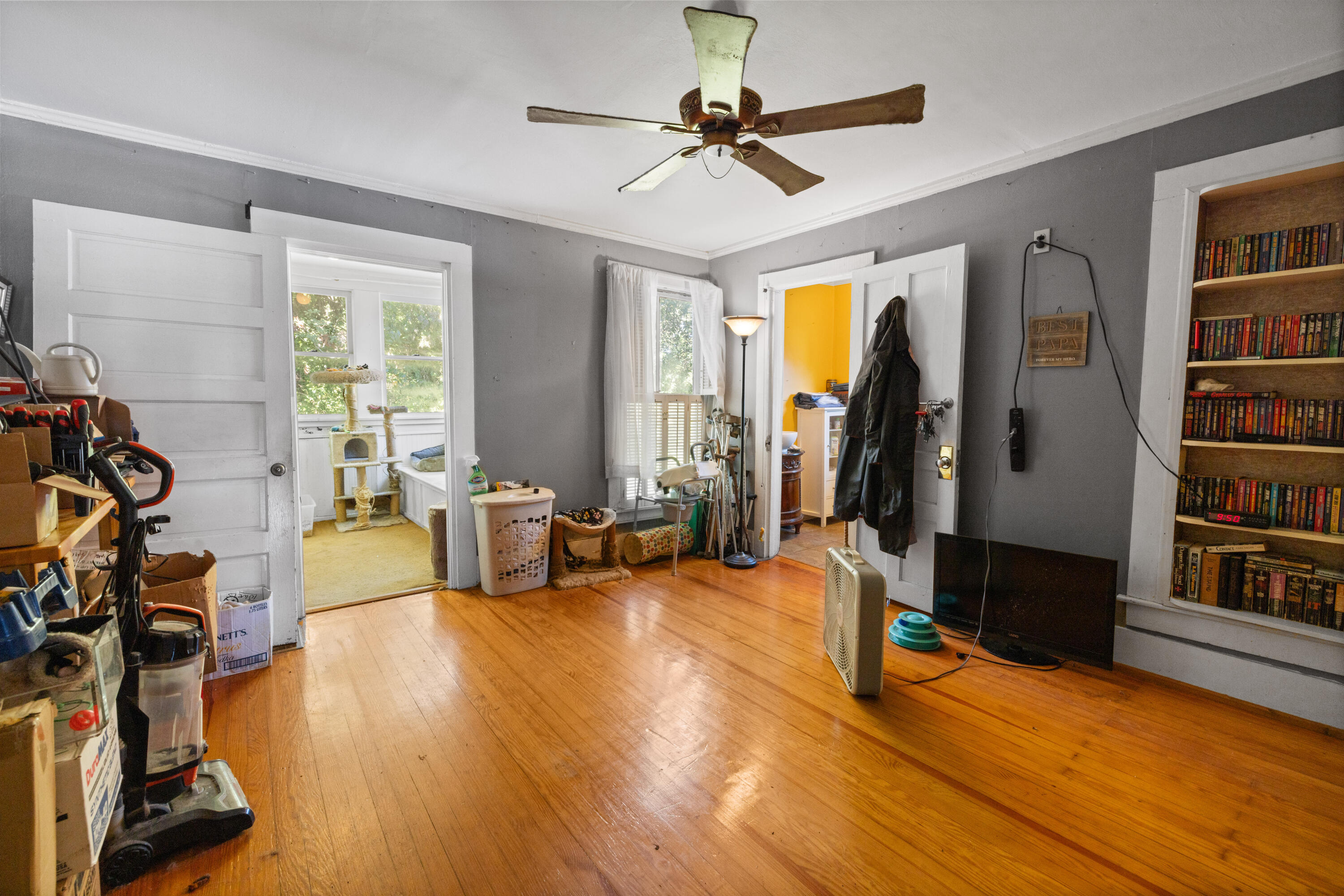 894 W 7th Street, Fairfax