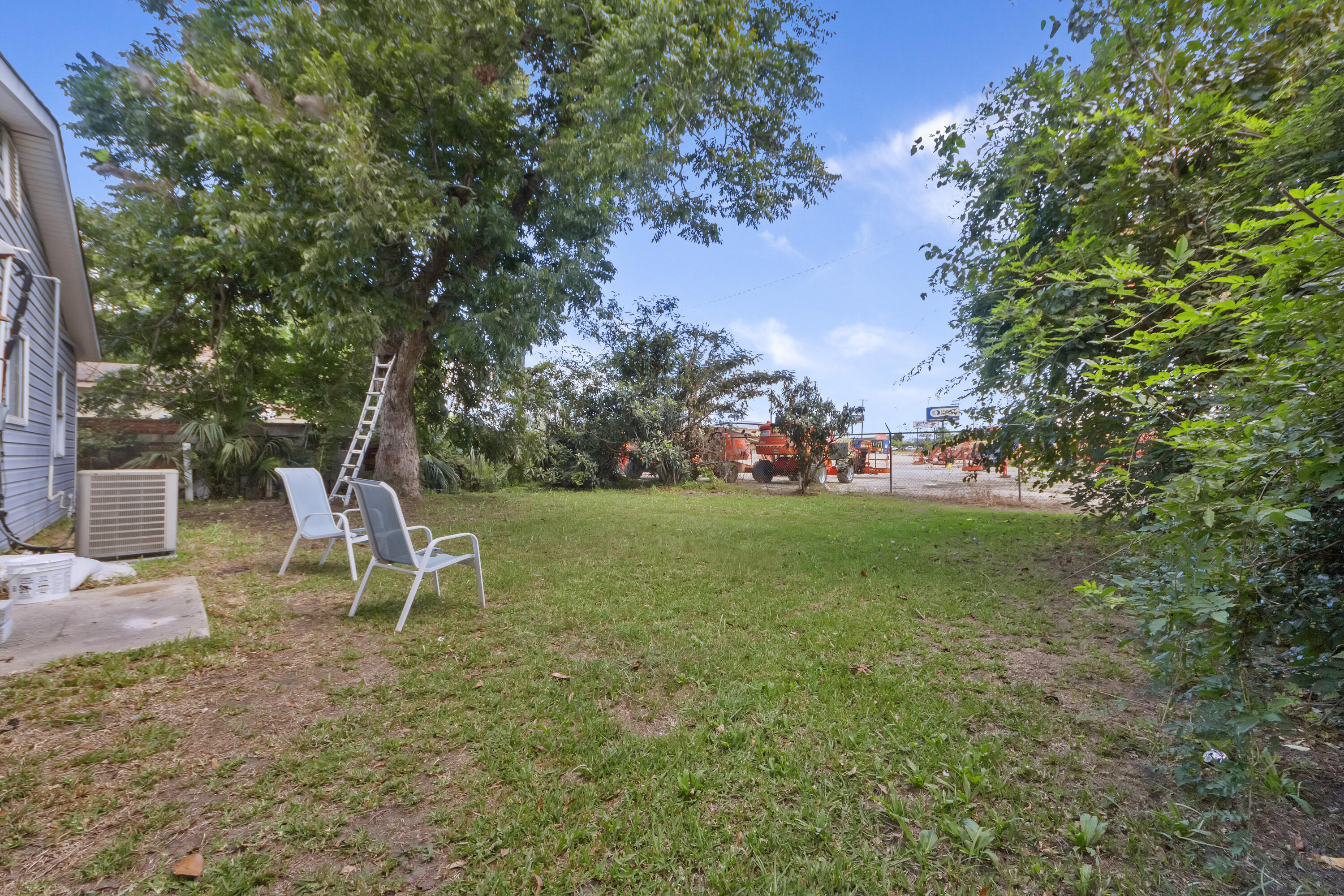 2351 Elegans Drive, Charleston