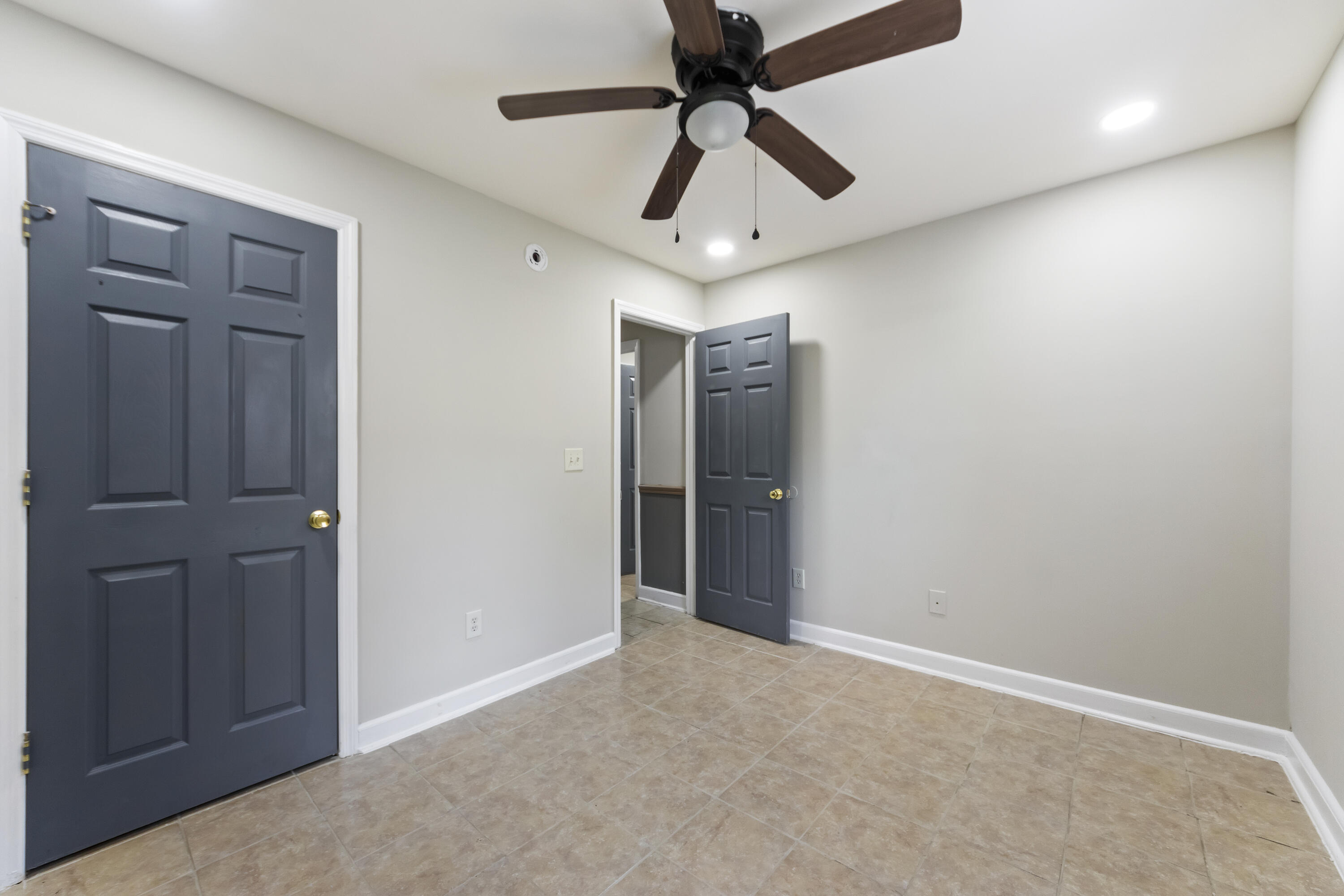 2351 Elegans Drive, Charleston