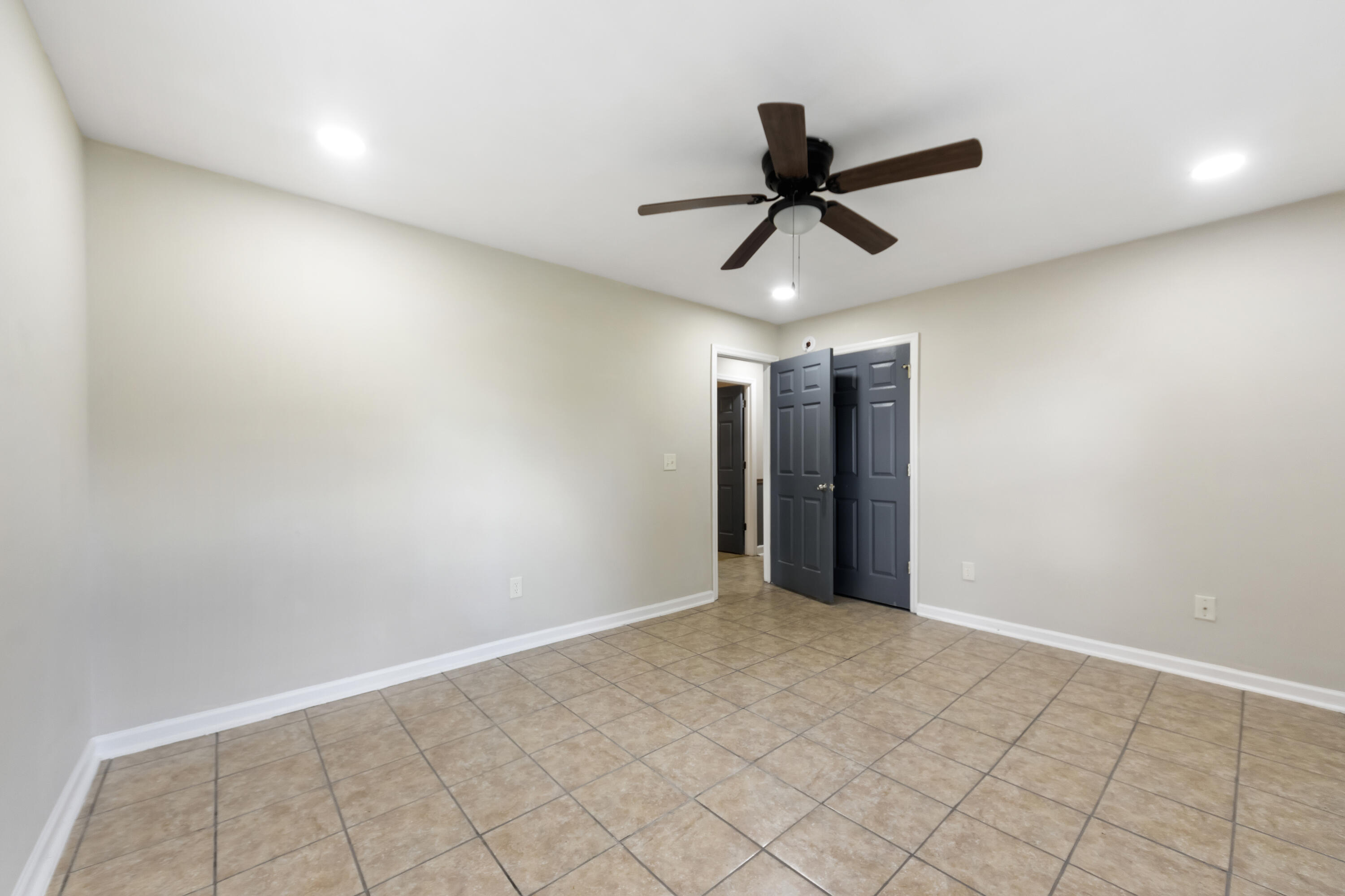 2351 Elegans Drive, Charleston