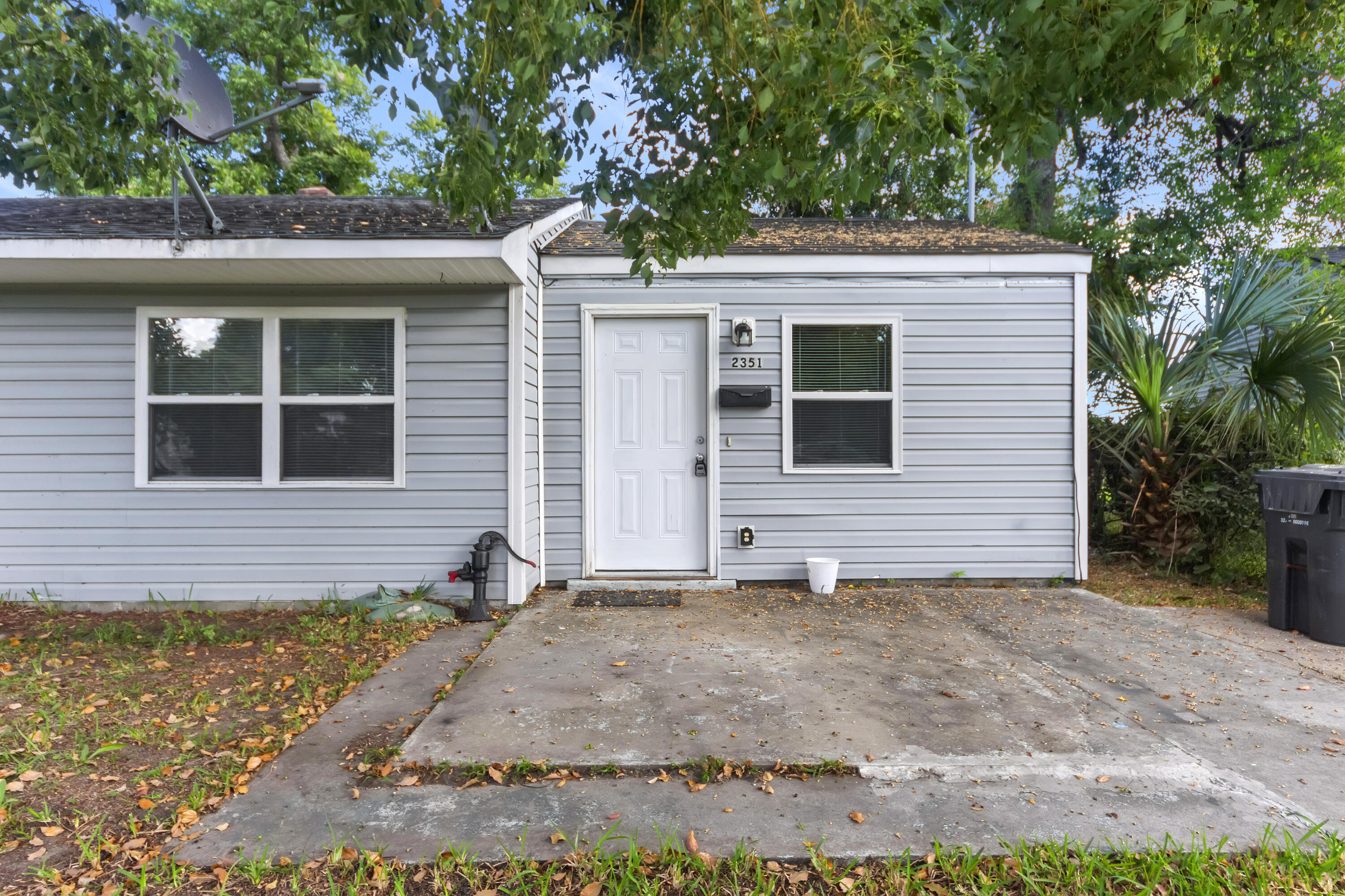 2351 Elegans Drive, Charleston