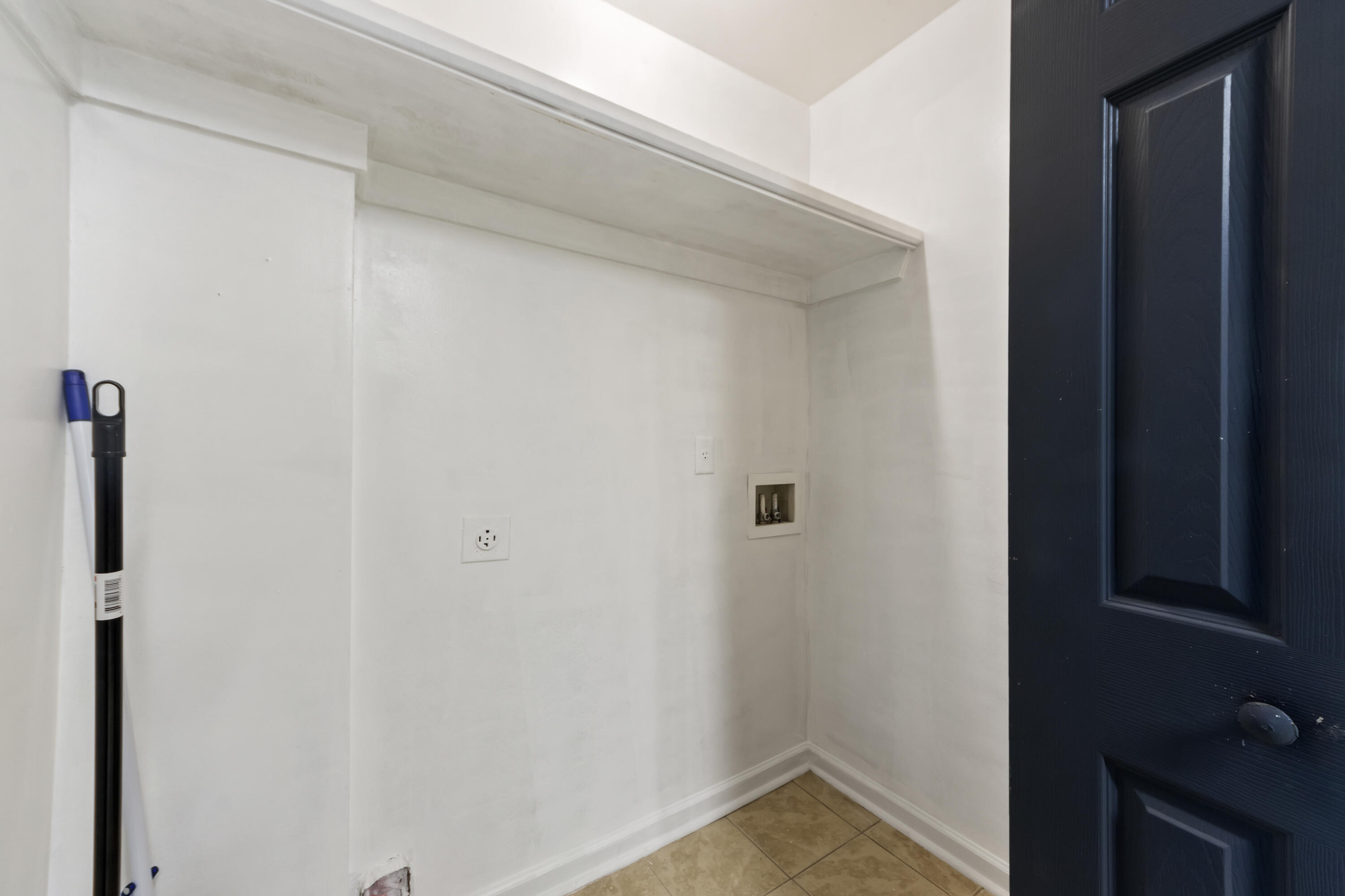 2351 Elegans Drive, Charleston