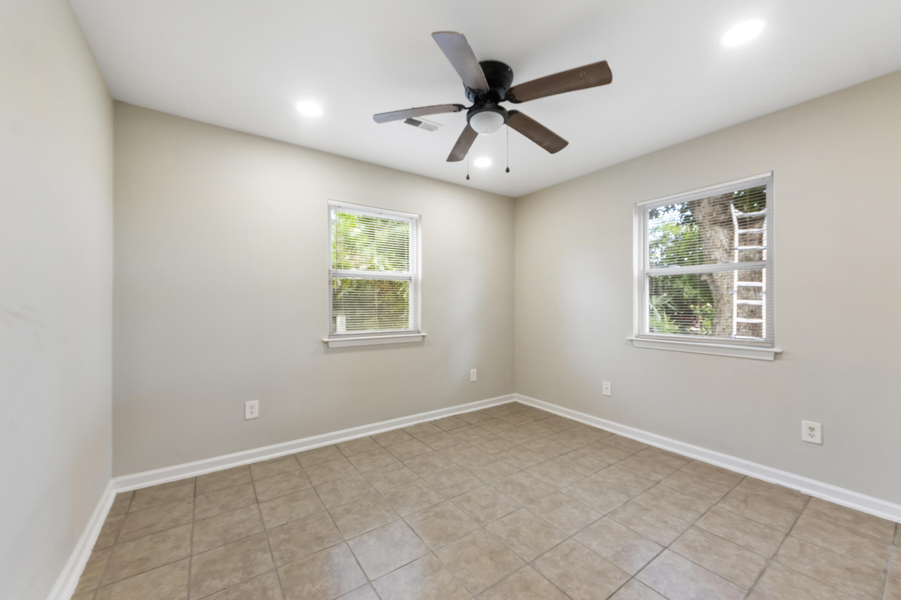2351 Elegans Drive, Charleston