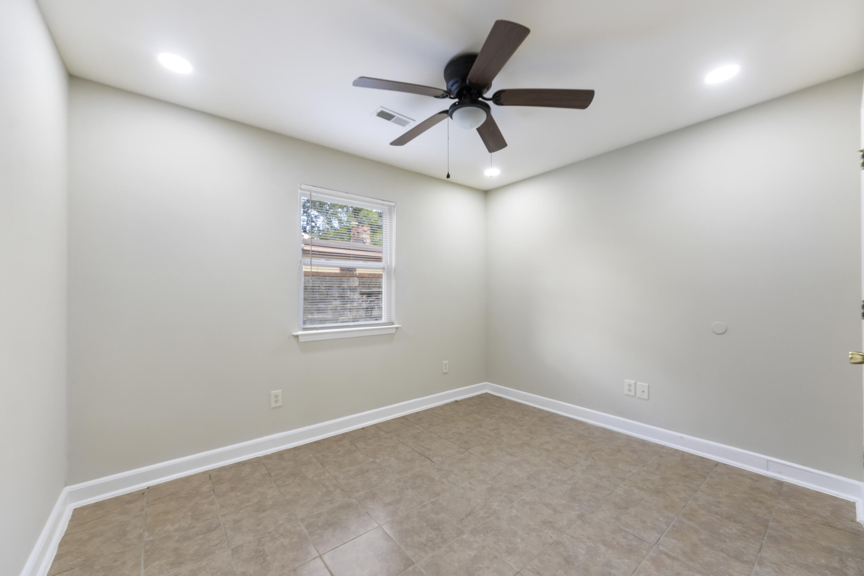 2351 Elegans Drive, Charleston