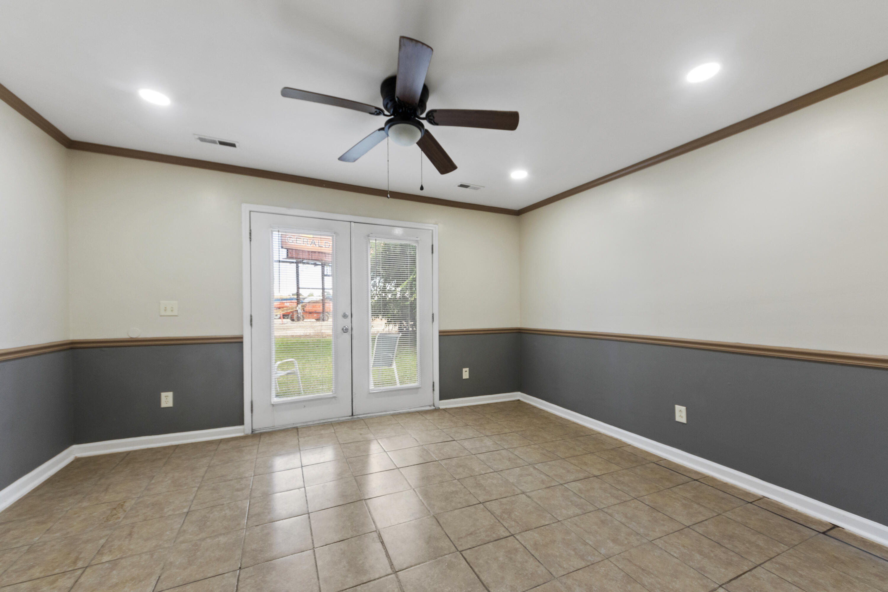 2351 Elegans Drive, Charleston
