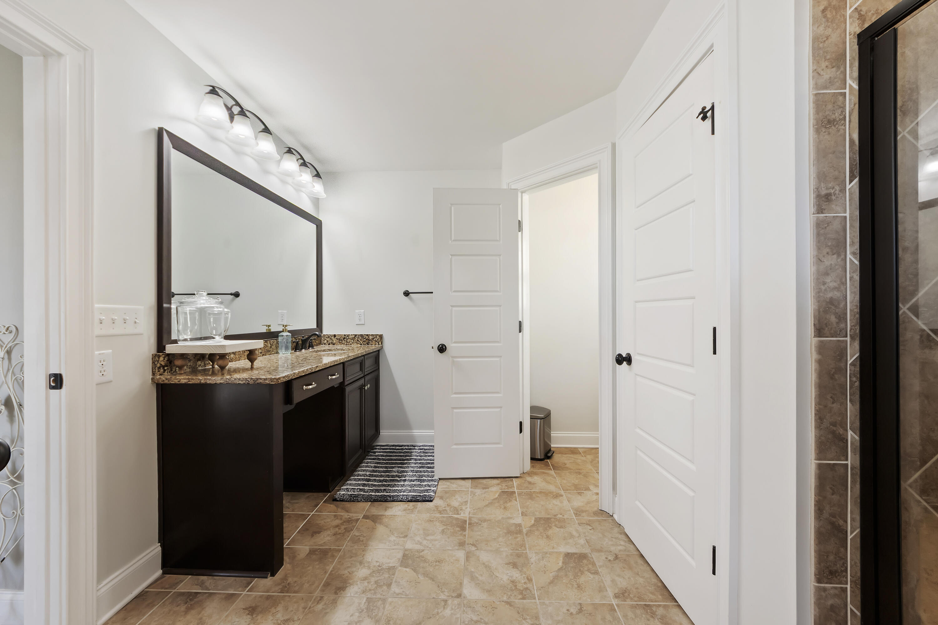 216 Foxbank Plantation Boulevard