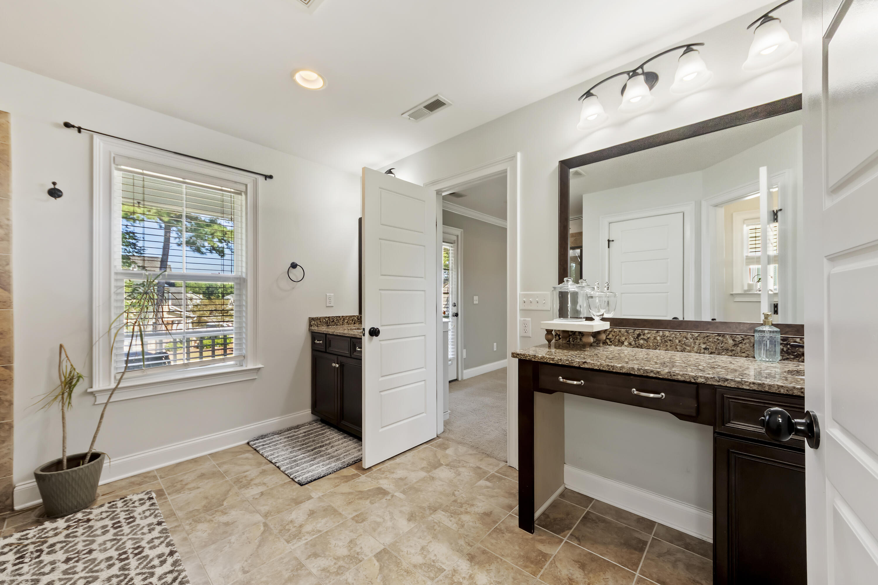 216 Foxbank Plantation Boulevard