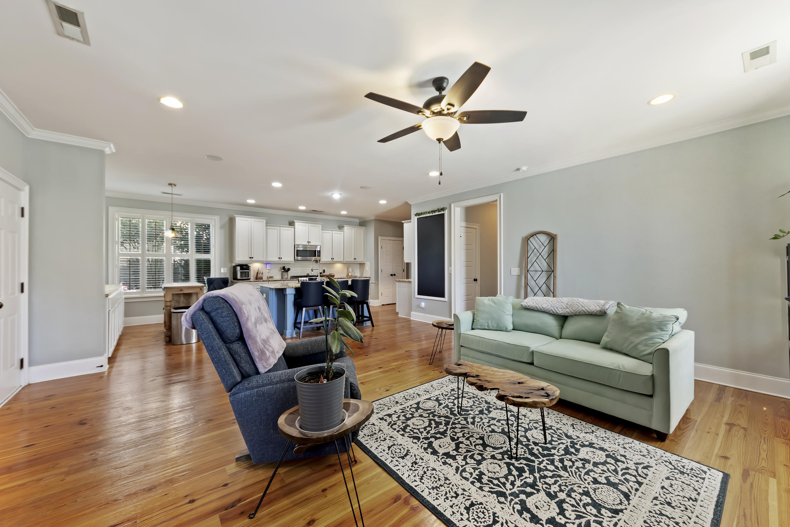 216 Foxbank Plantation Boulevard