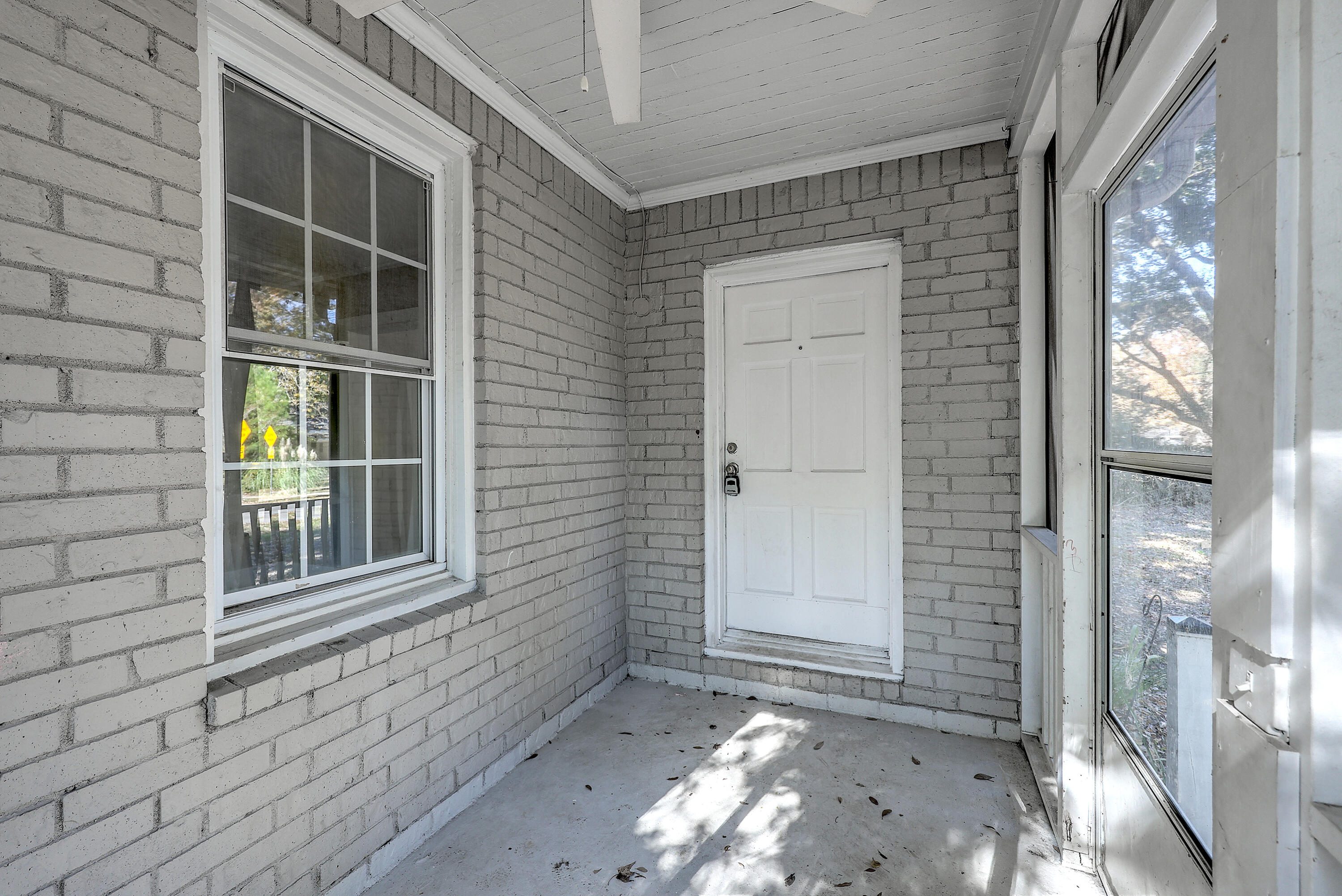 7629 Pinehurst Street