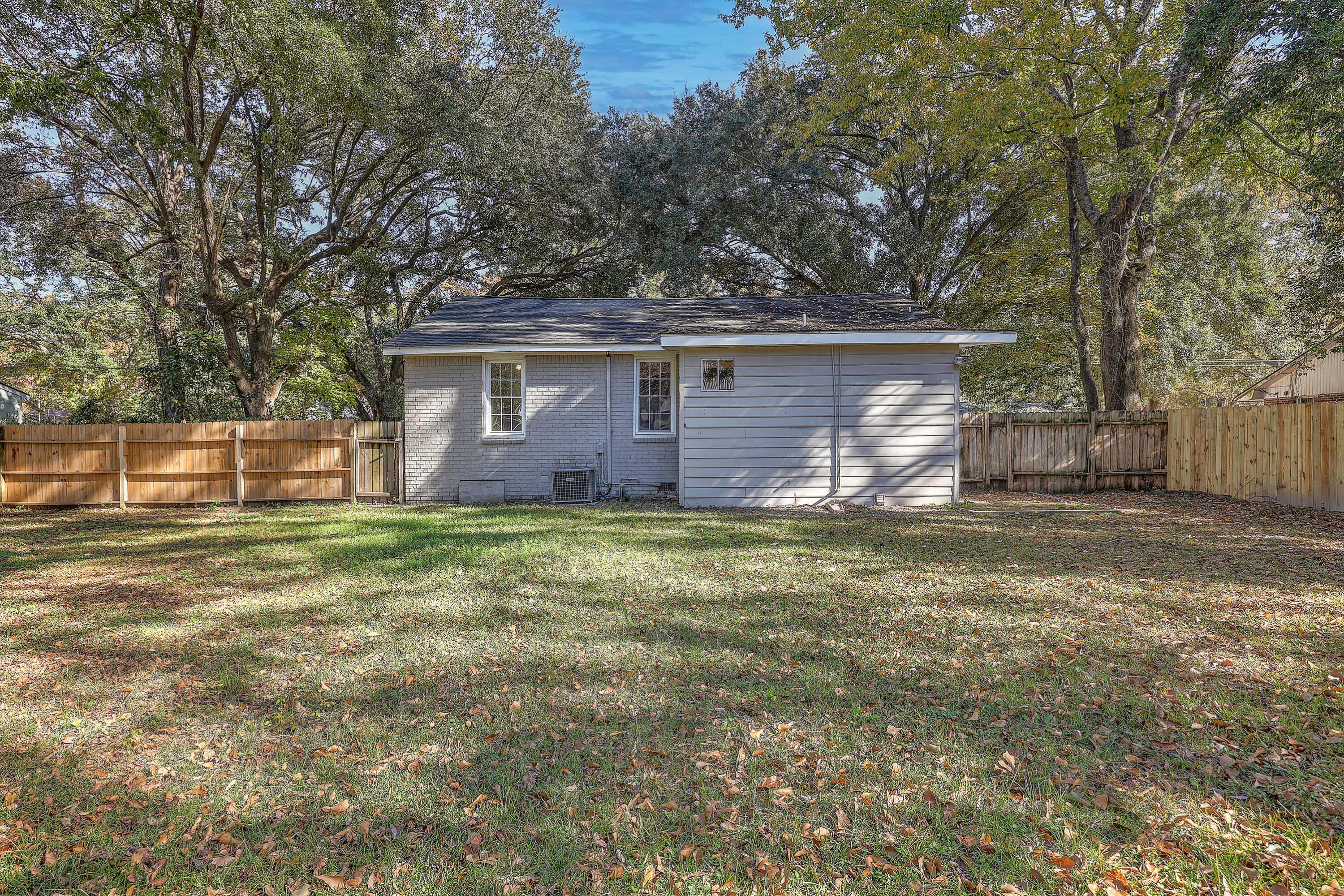 7629 Pinehurst Street