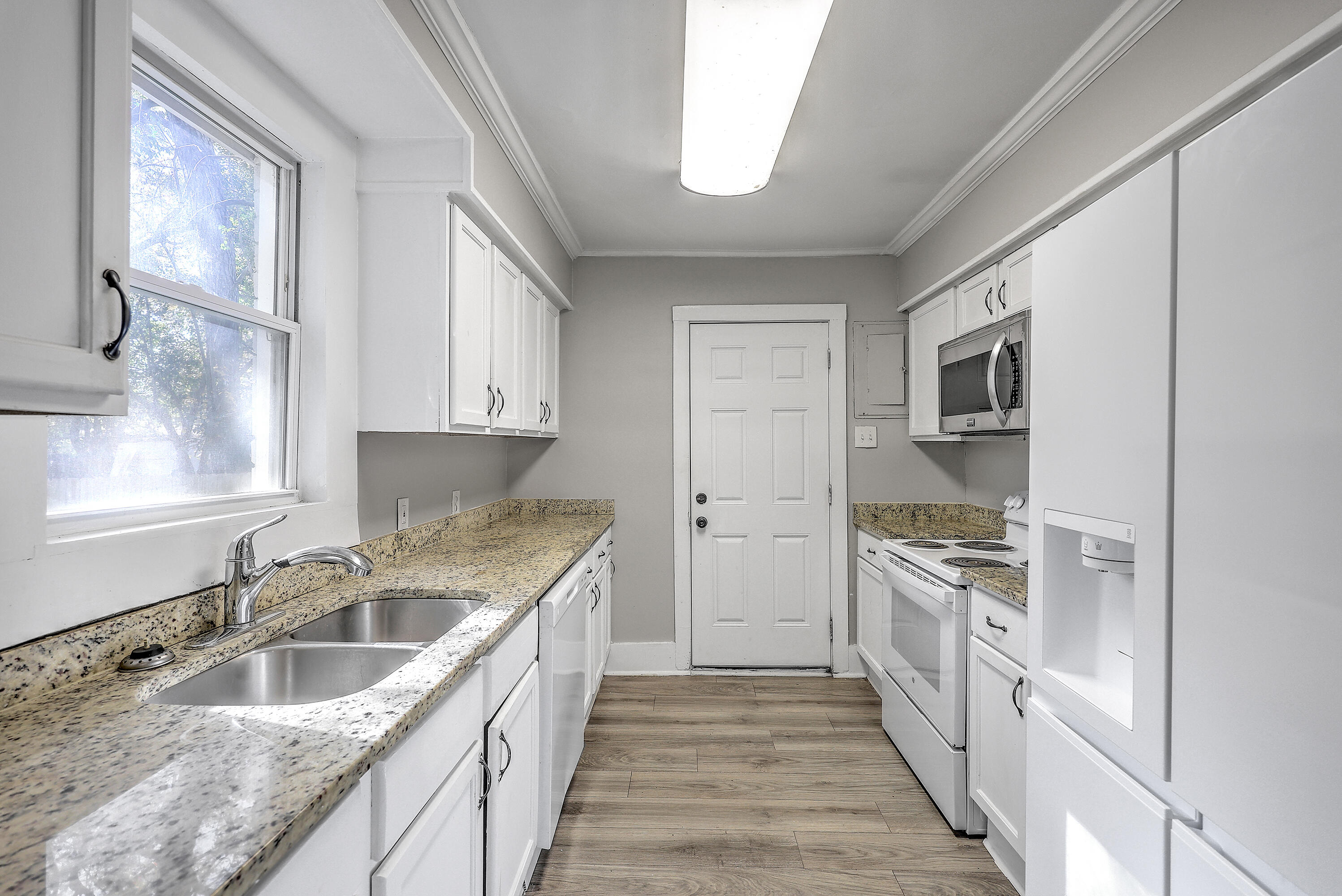 7629 Pinehurst Street