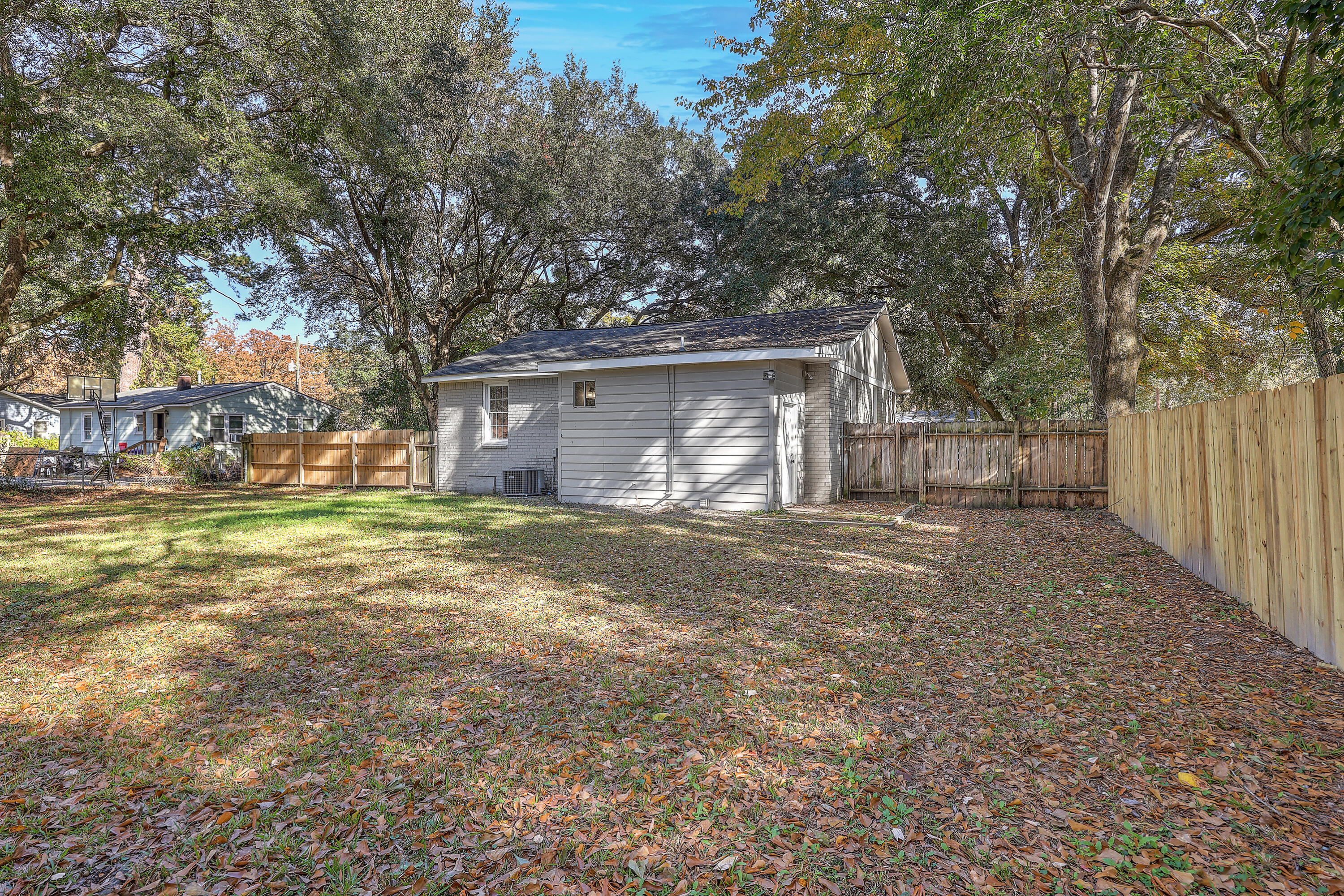 7629 Pinehurst Street