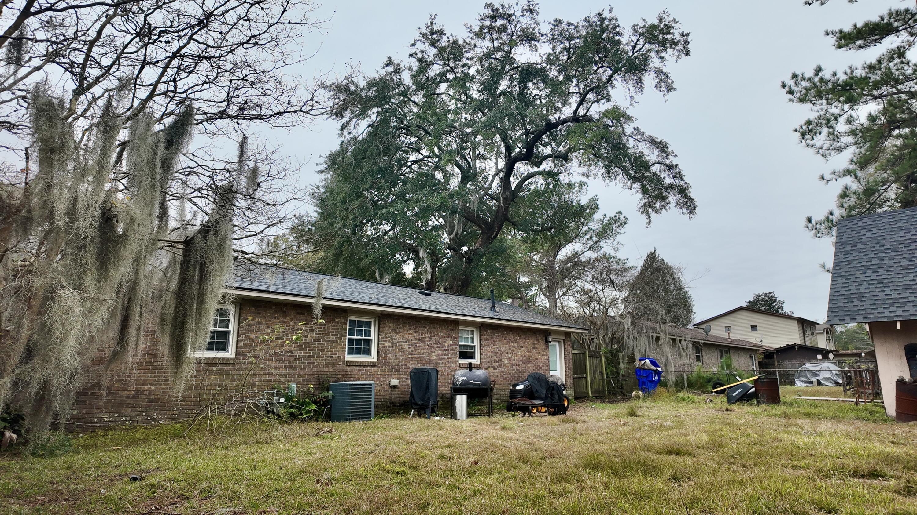 7702 Linsley Dr Drive