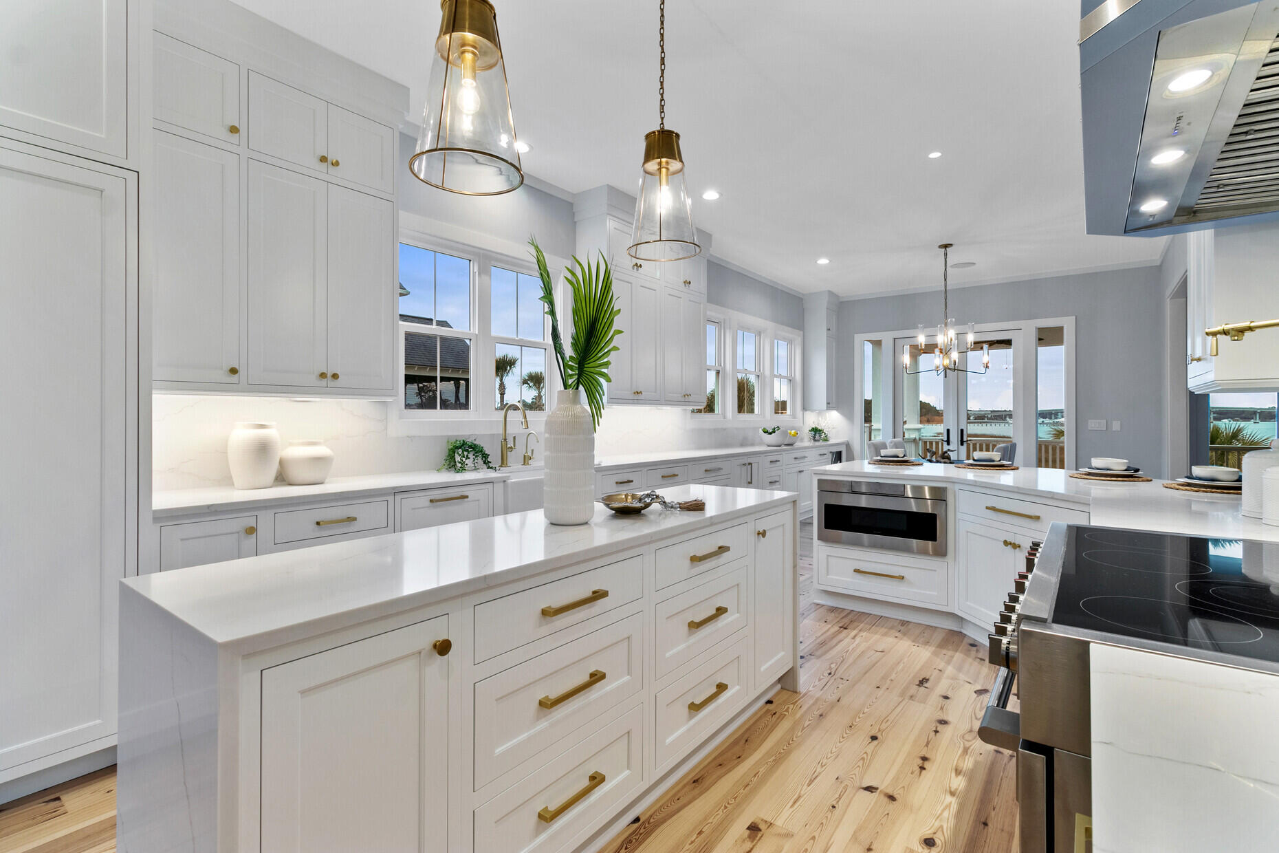 2777 Oak Manor Drive