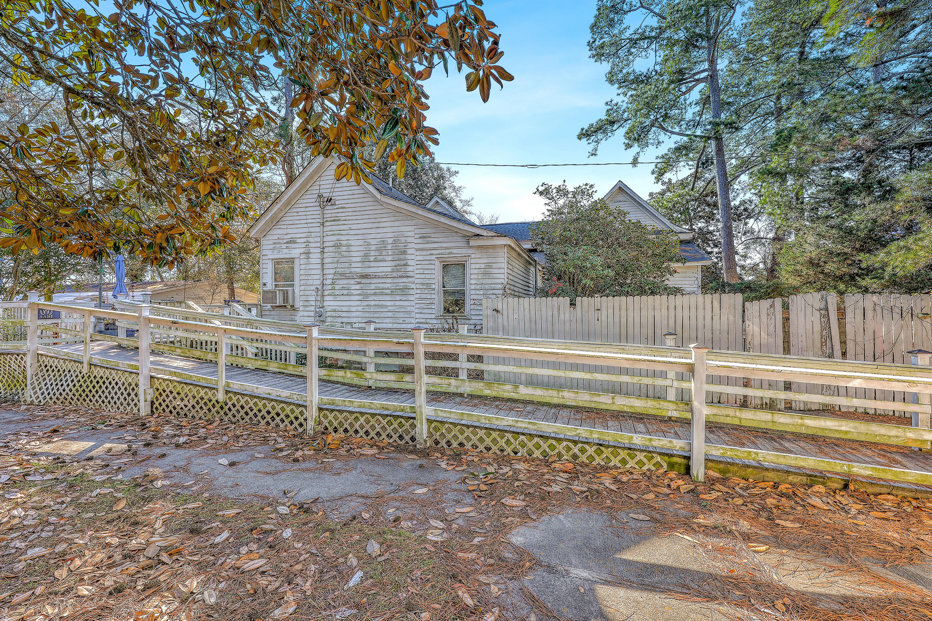 108 NW Railroad Avenue