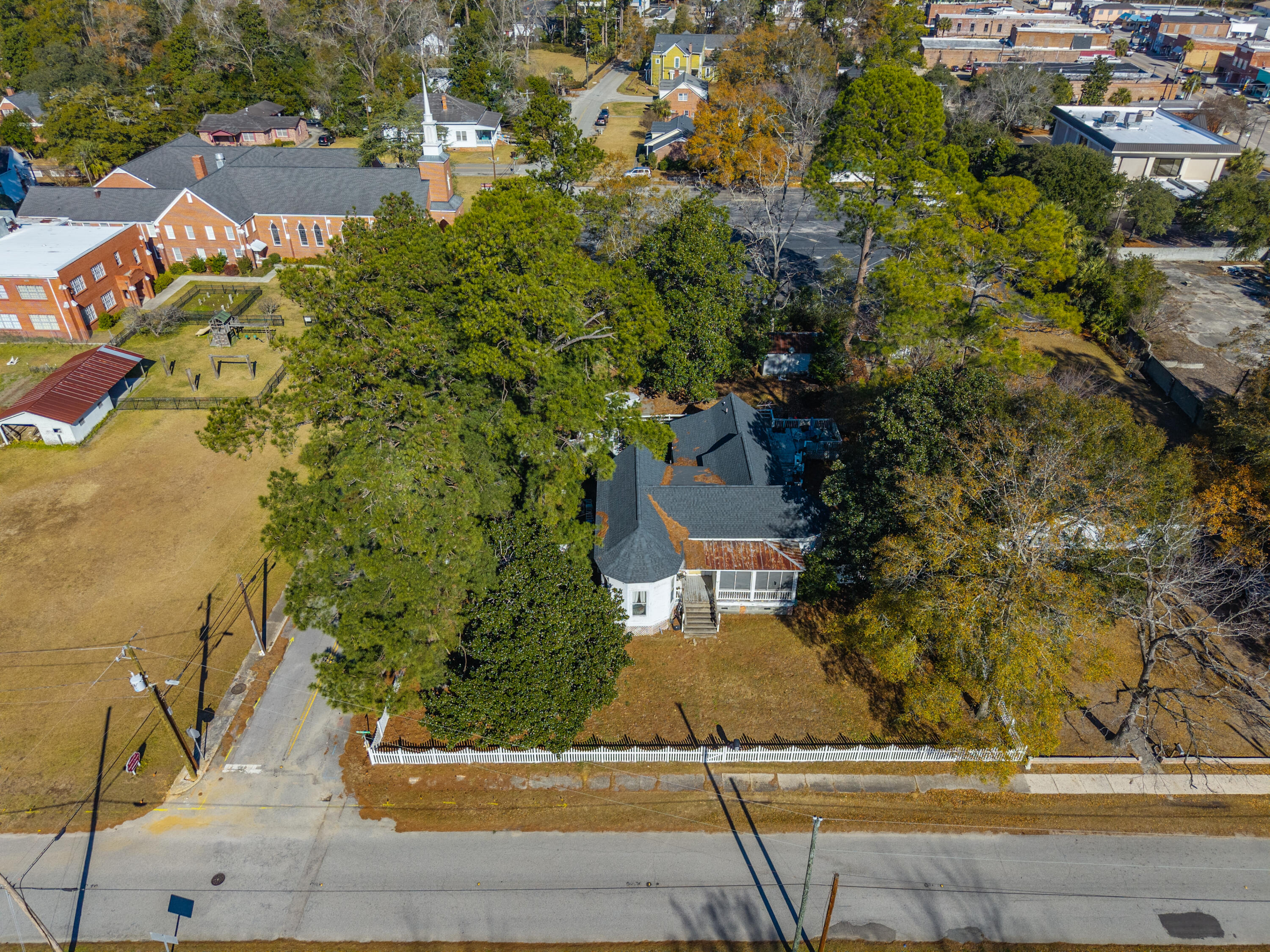 108 NW Railroad Avenue